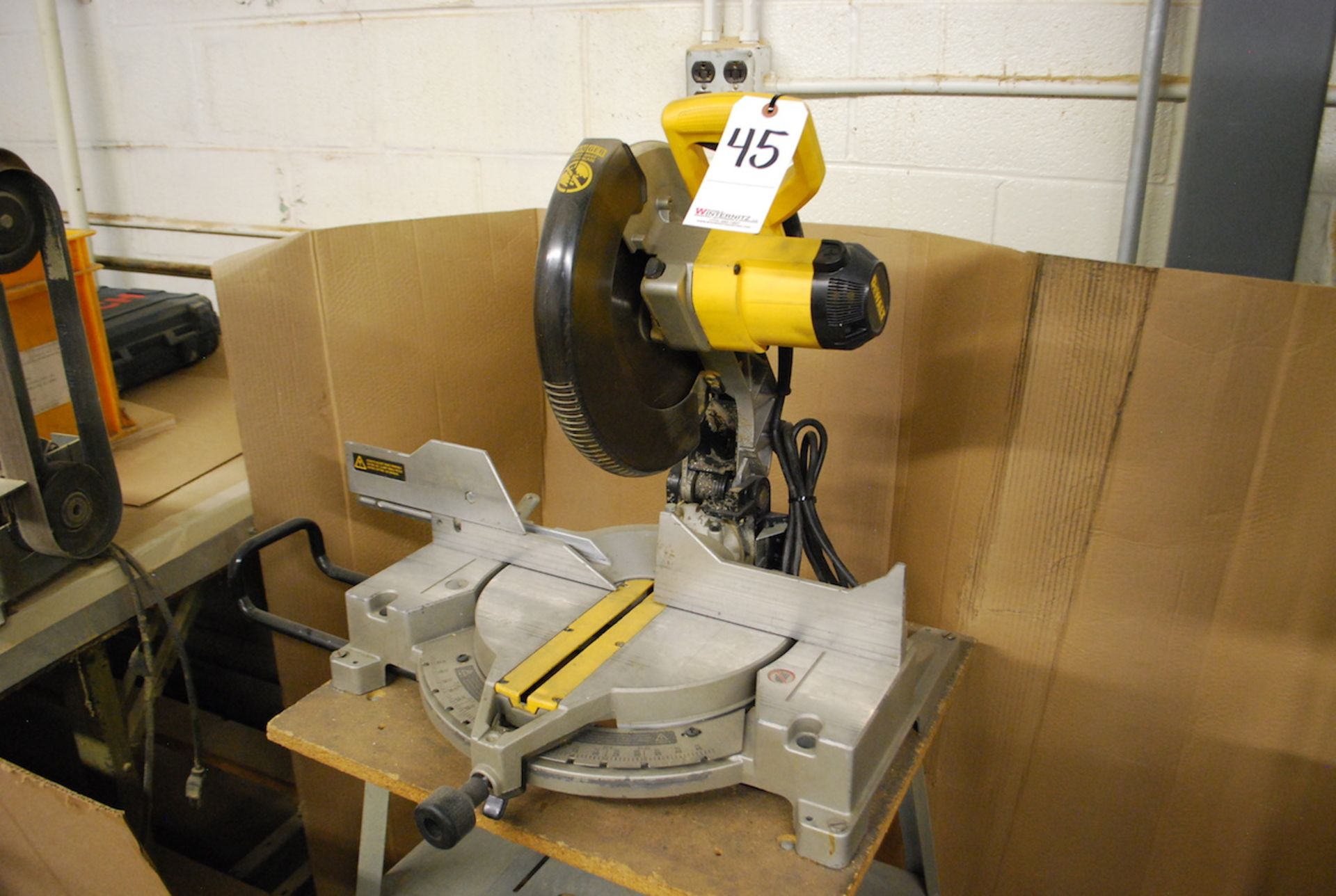 DEWALT 12” MODEL DW705 COMPOUND MITRE SAW: S/N 63857