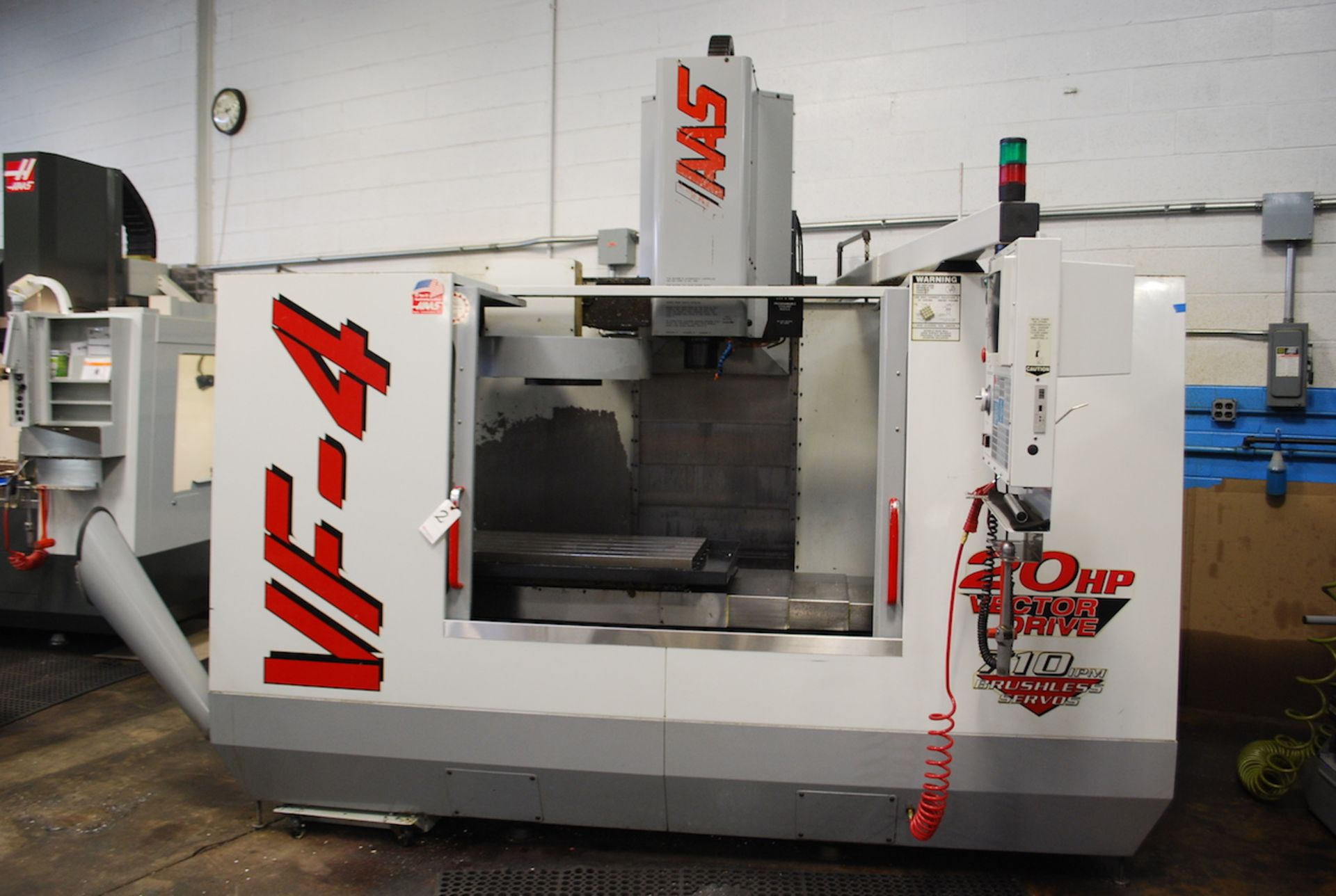 HAAS MODEL VF-4 CNC VERTICAL MACHINING CENTER: S/N 15332 (1999); 20-POSITION CAROUSEL ATC; 52" X 18" - Image 2 of 8