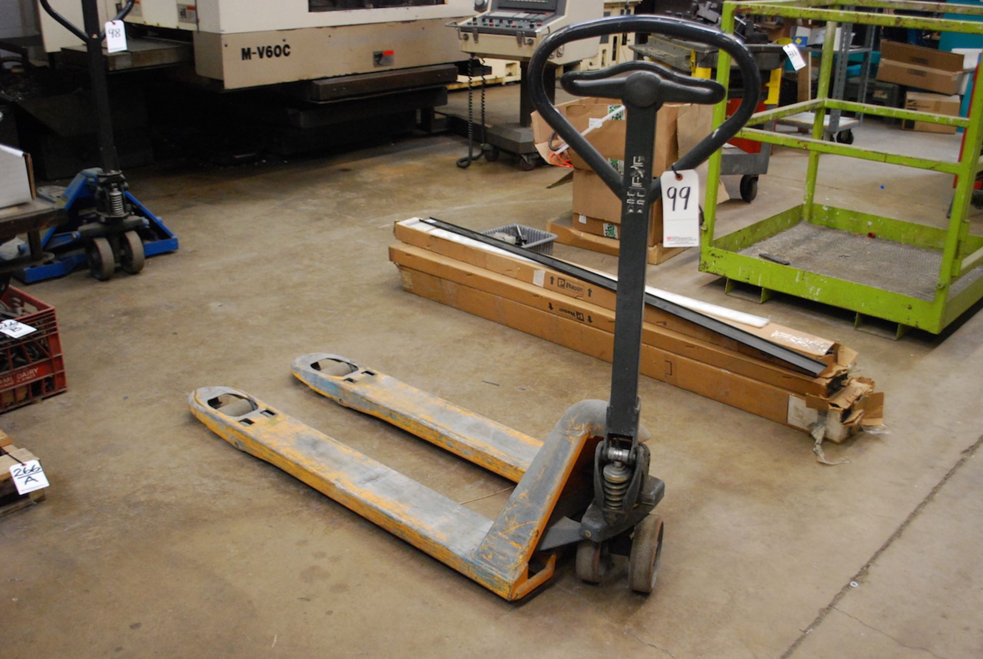HYDRAULIC PALLET JACK ; 47" Forks (Approx.)