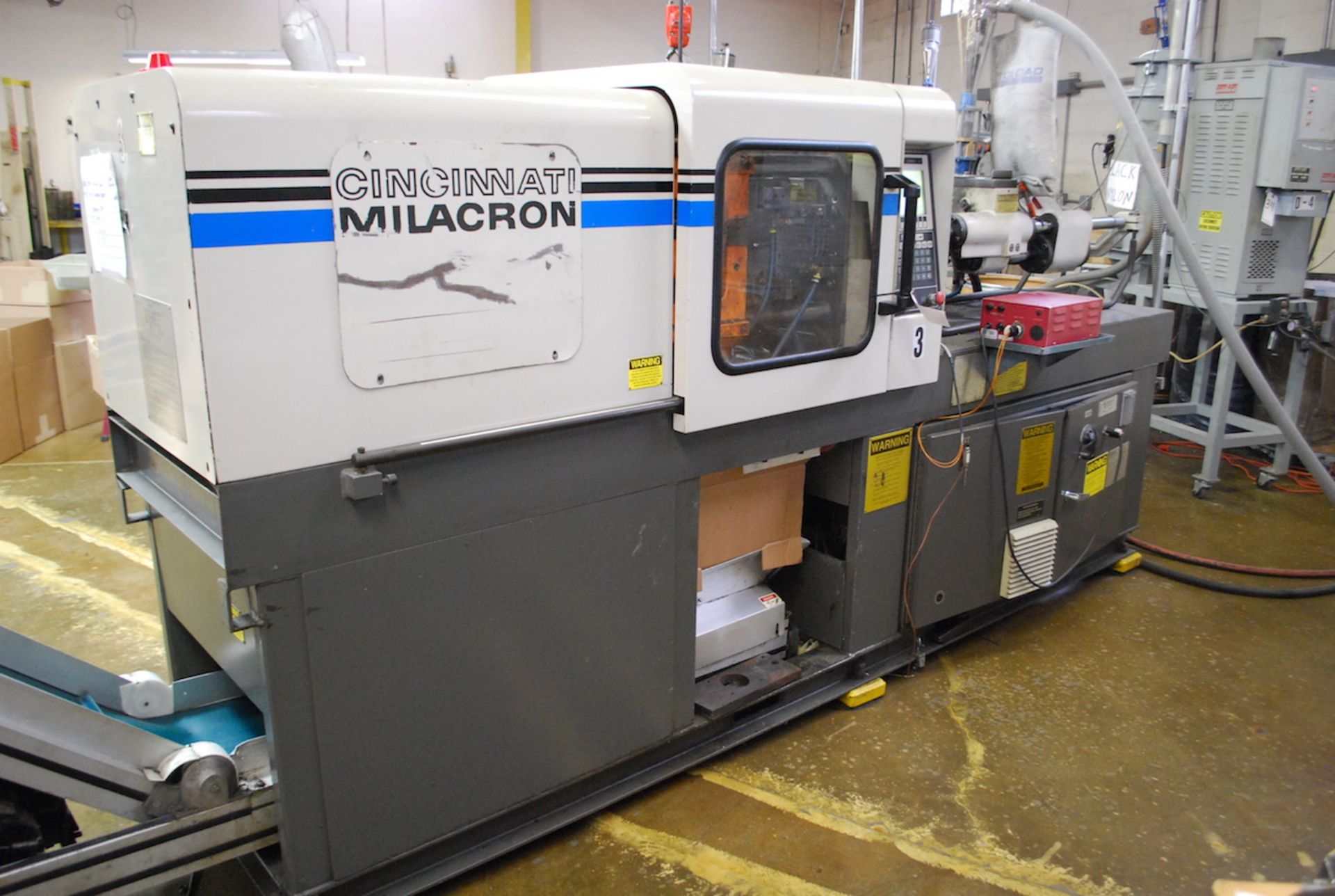 1993 CINCINNATI MILACRON 55 TON MODEL VST55-2.97 PLASTIC INJECTION MOLDER: S/N 3455A21/93-25; - Image 2 of 6