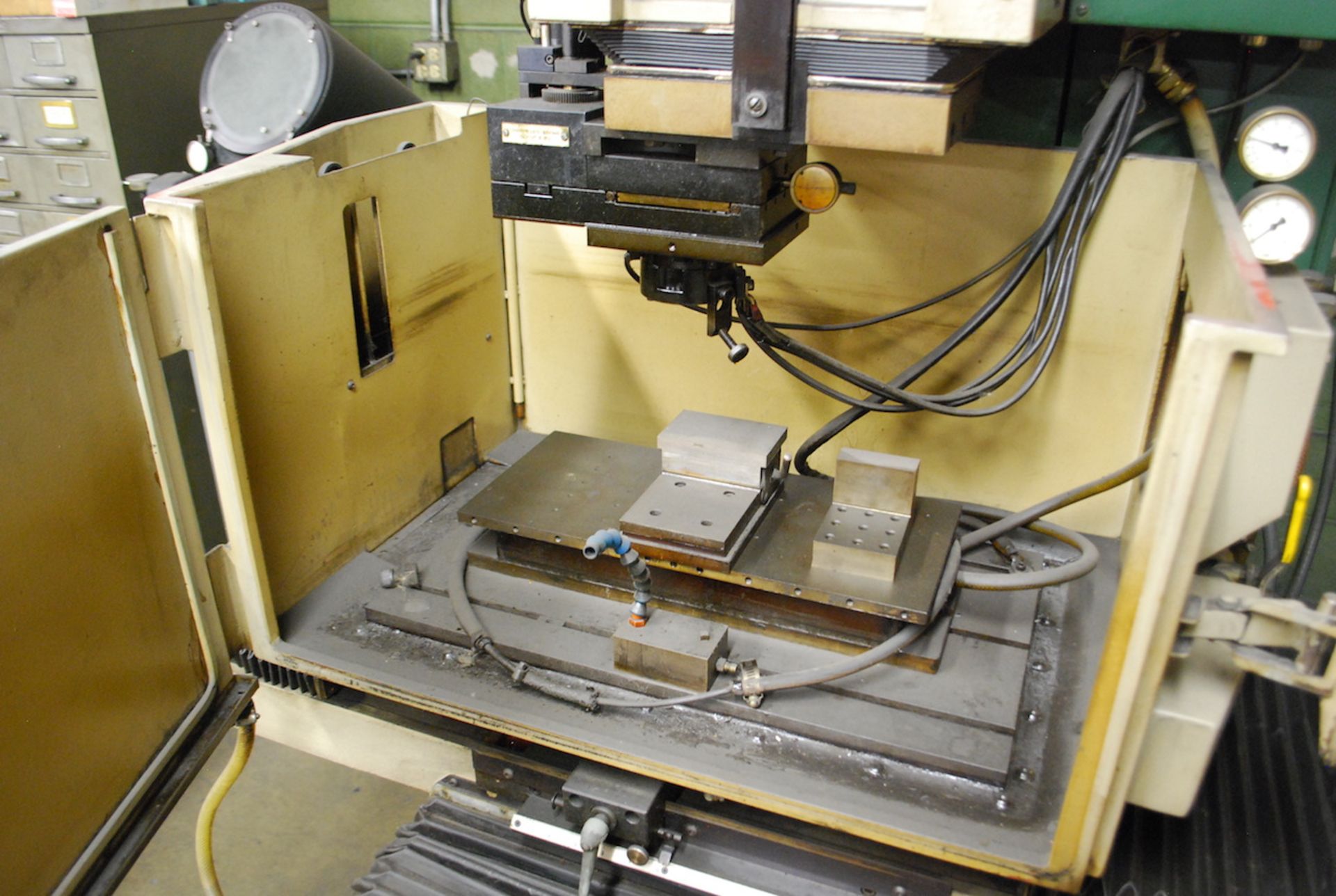 CHARMILLES MODEL D400 EDM MACHINE: S/N 4016; CHARMILLES ISOPULSE P3 POWER SUPPLY; CHARMILLES-EROWA - Image 6 of 6