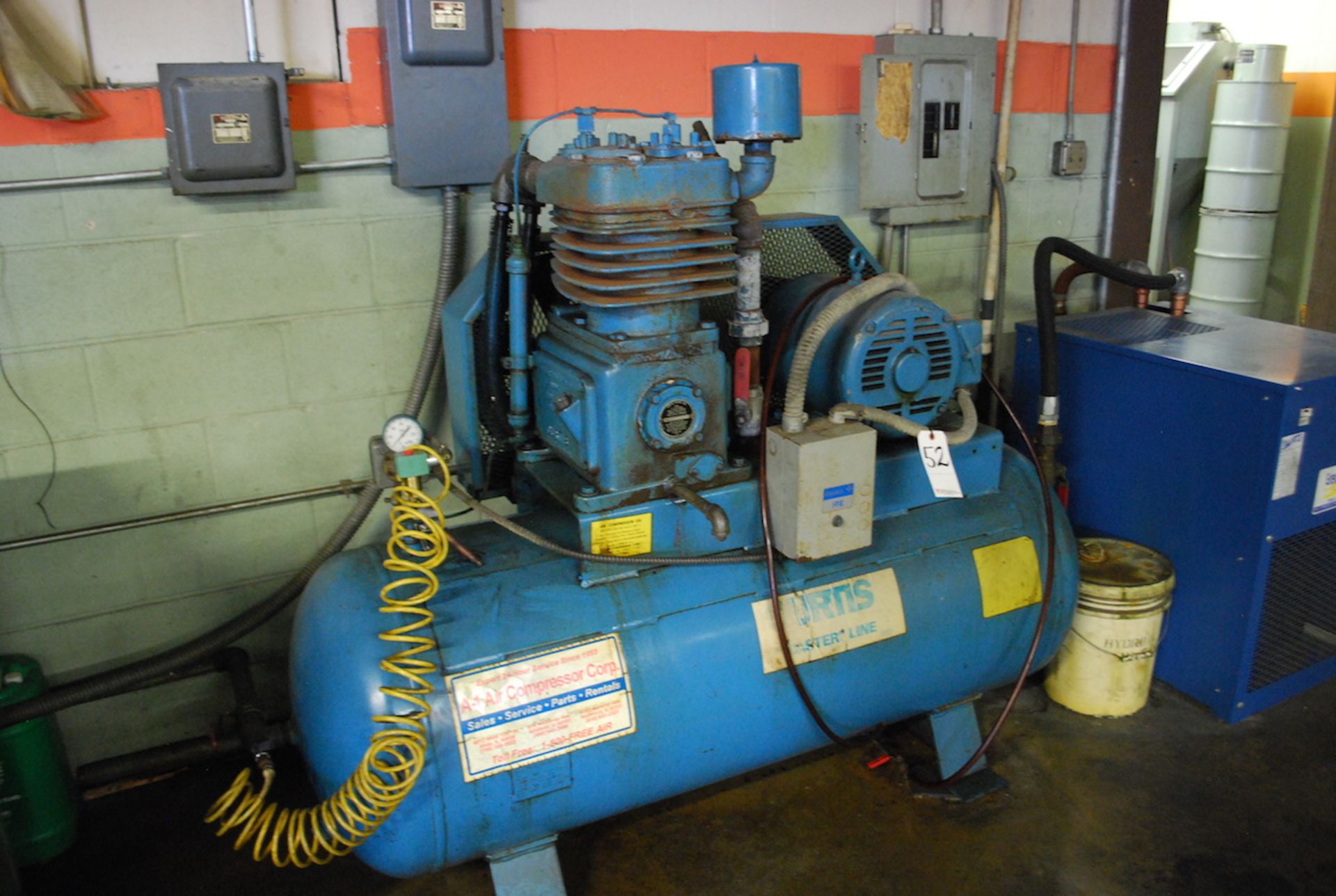 CURTIS 15HP 2-STAGE TANK MOUNTED AIR COMPRESSOR: S/N C8909D82011 (P) - Image 2 of 3