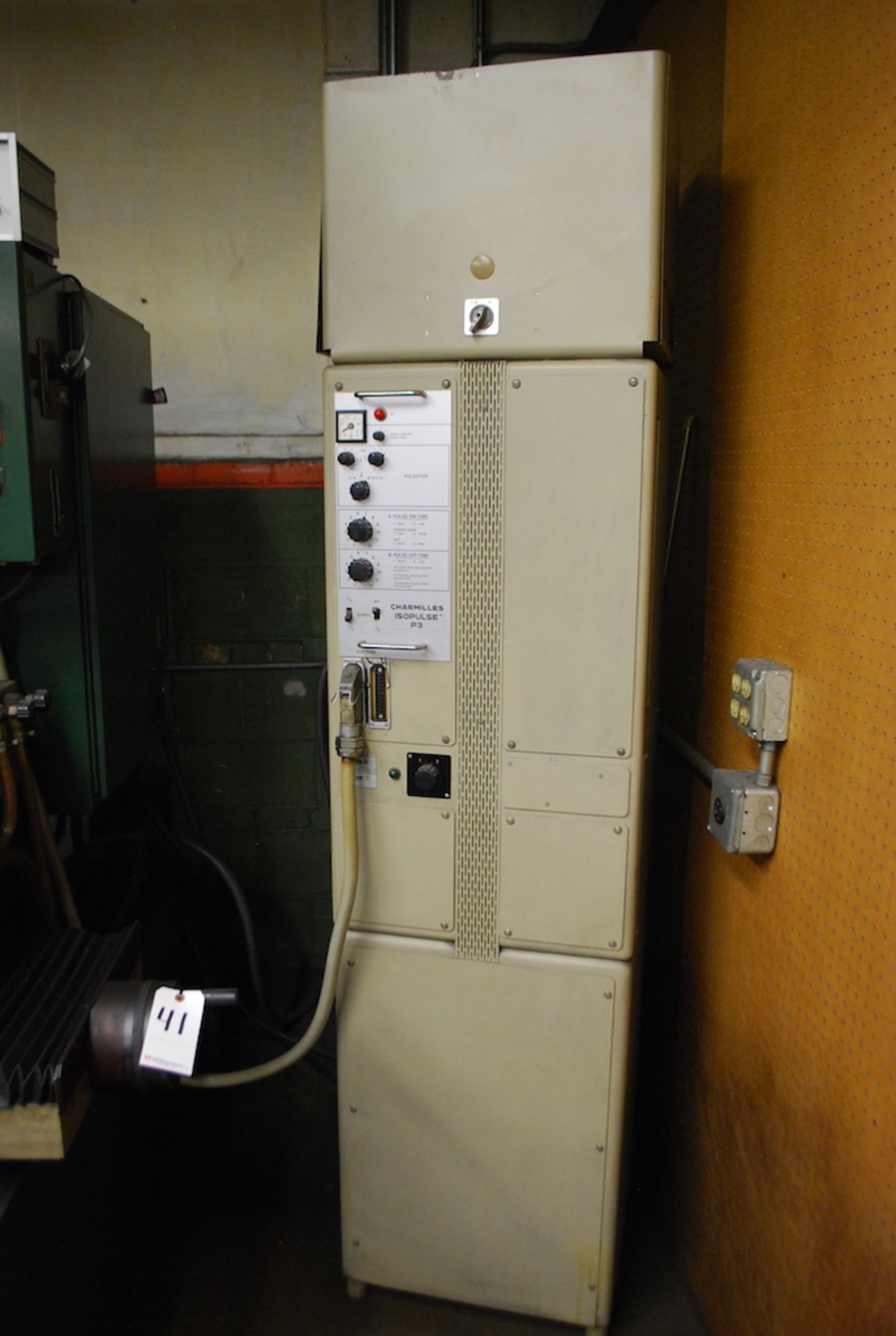 CHARMILLES MODEL D400 EDM MACHINE: S/N 4016; CHARMILLES ISOPULSE P3 POWER SUPPLY; CHARMILLES-EROWA - Image 4 of 6