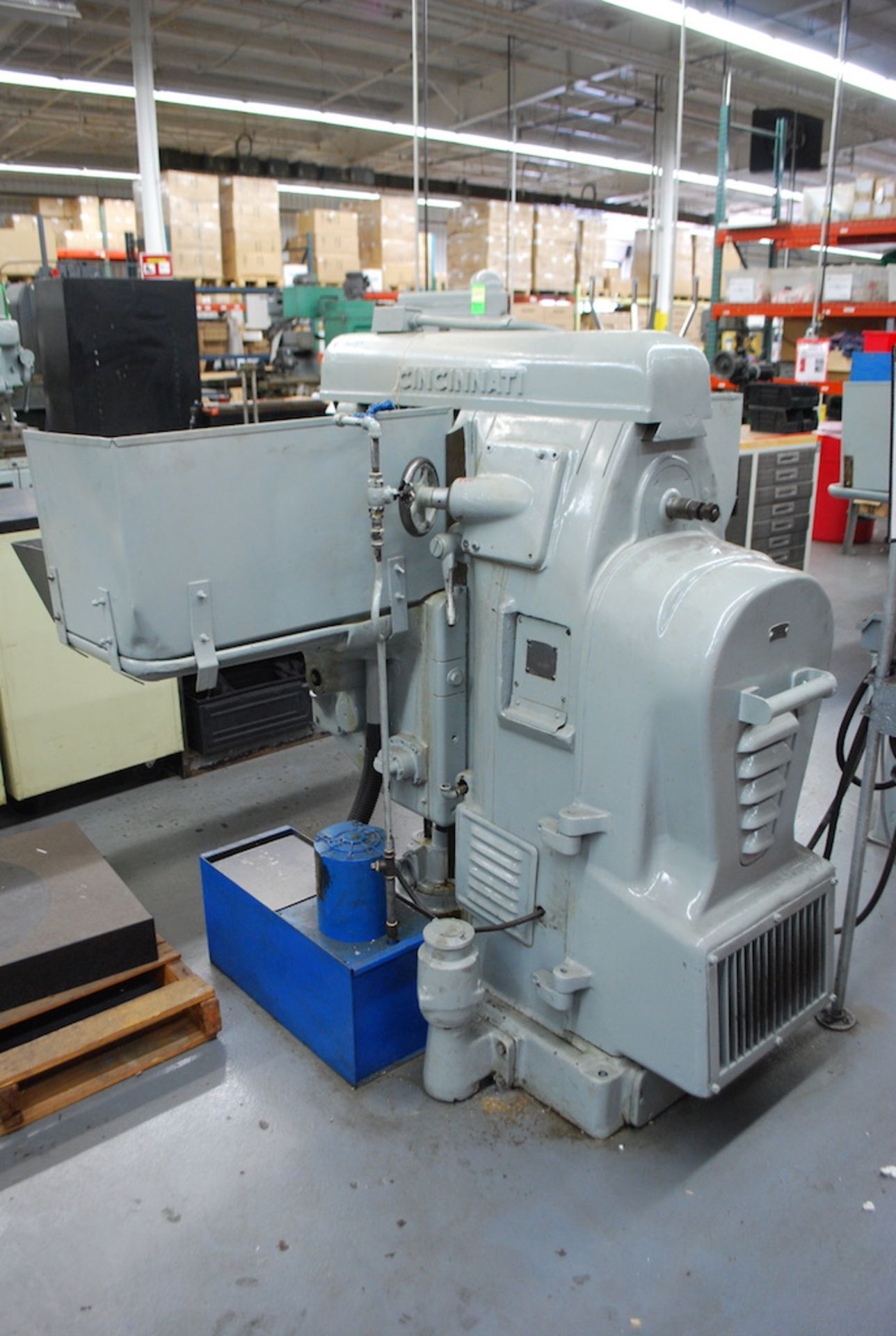 CINCINNATI HORIZONTAL MILLING MACHINE: S/N D6110-1; 10" X 41" T-SLOT TABLE; 50-1500 RPM; COOLANT - Image 6 of 6