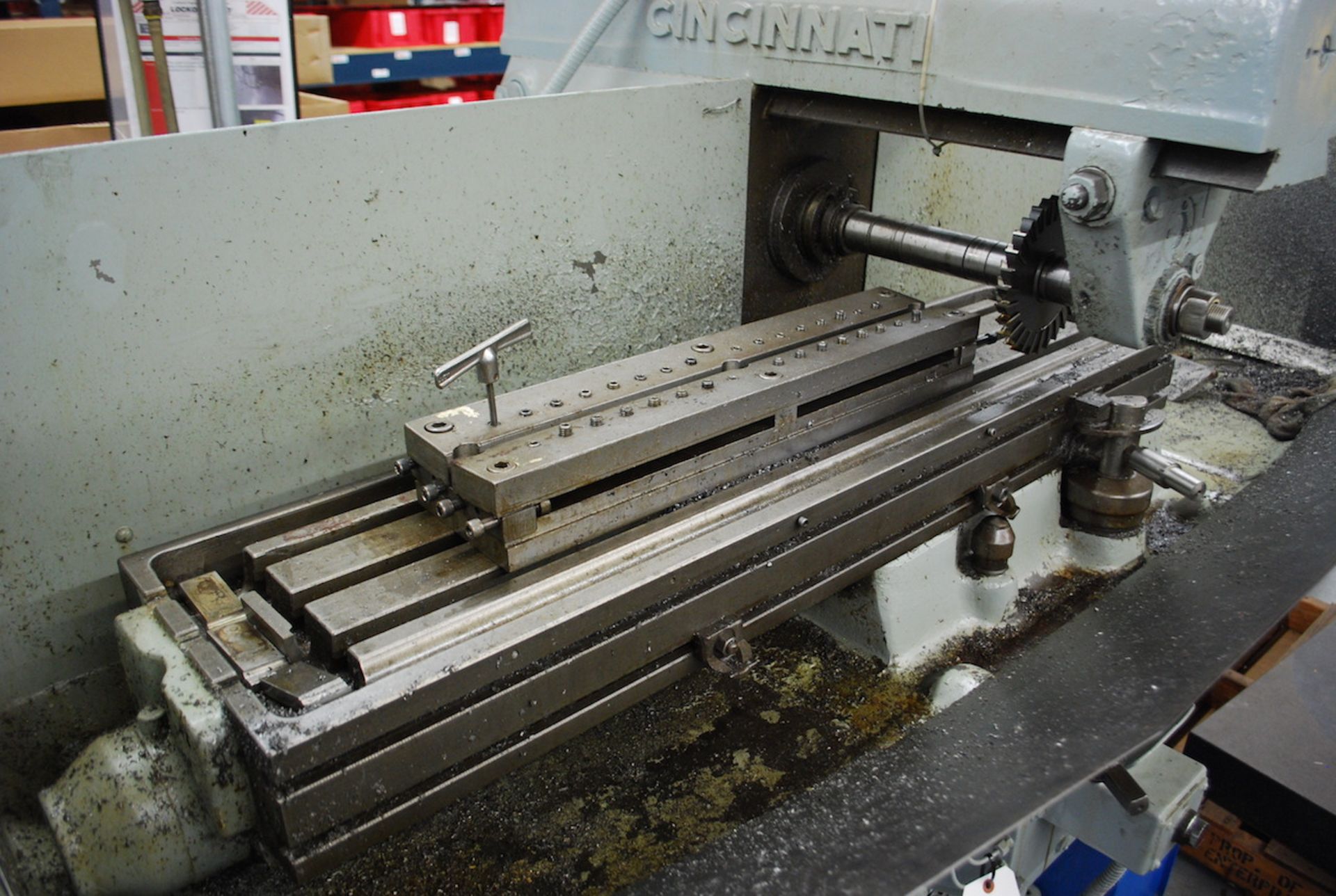 CINCINNATI HORIZONTAL MILLING MACHINE: S/N D6110-1; 10" X 41" T-SLOT TABLE; 50-1500 RPM; COOLANT - Image 4 of 6