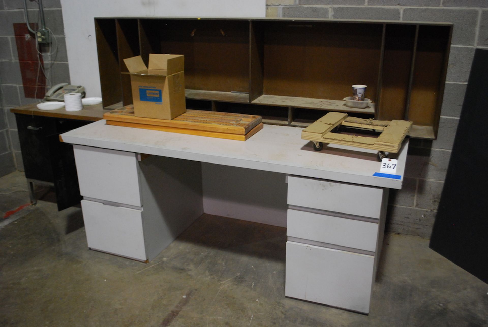 LOT: FORMICA DESK; TAN STORAGE CABINET & WHITE SHELF UNIT