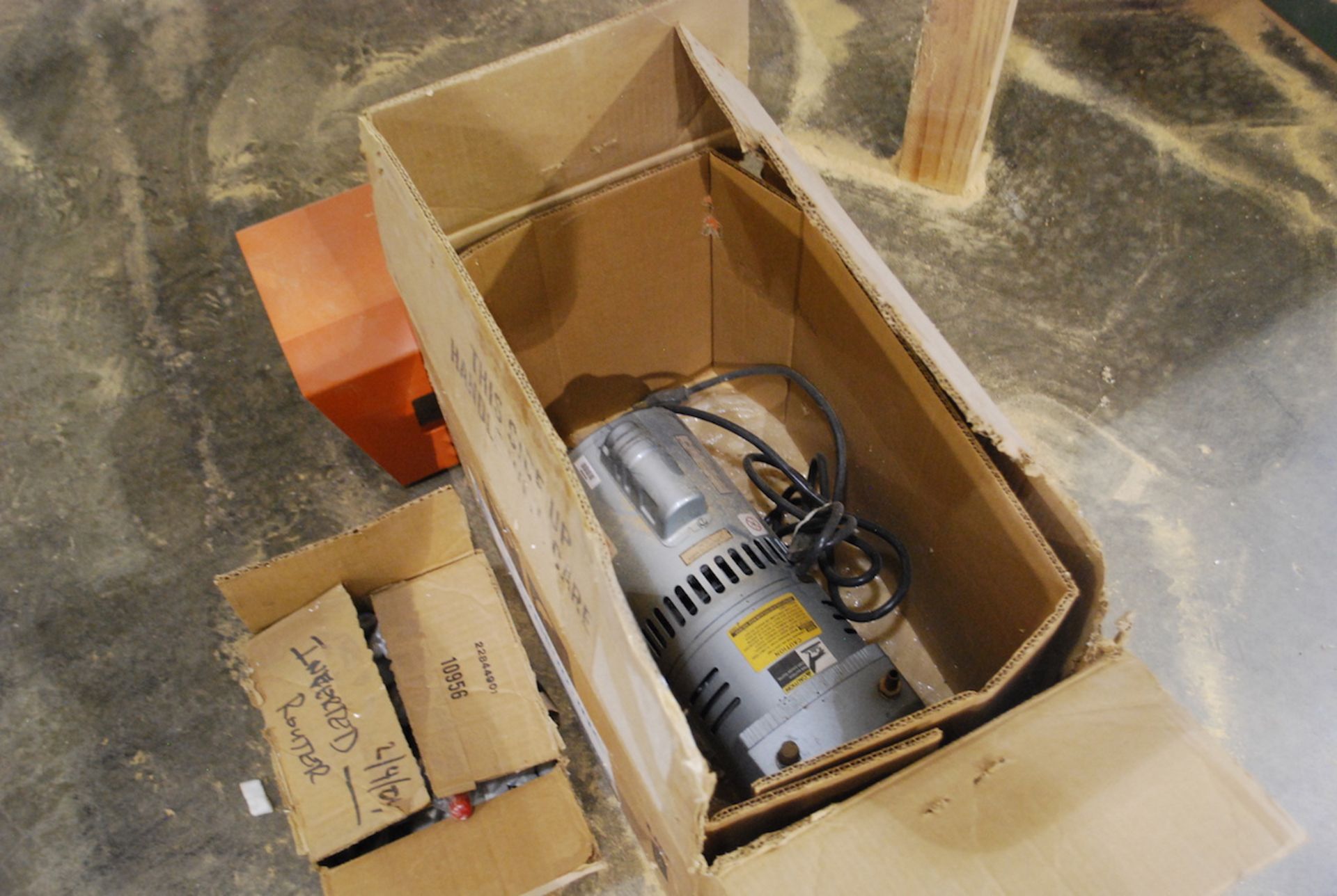 C.R. ONSRUD MODEL 3025 INVERTED ROUTER: S/N 30761 (1992); W/Vacuum Pump; Spare Vacuum Pump; - Image 3 of 5