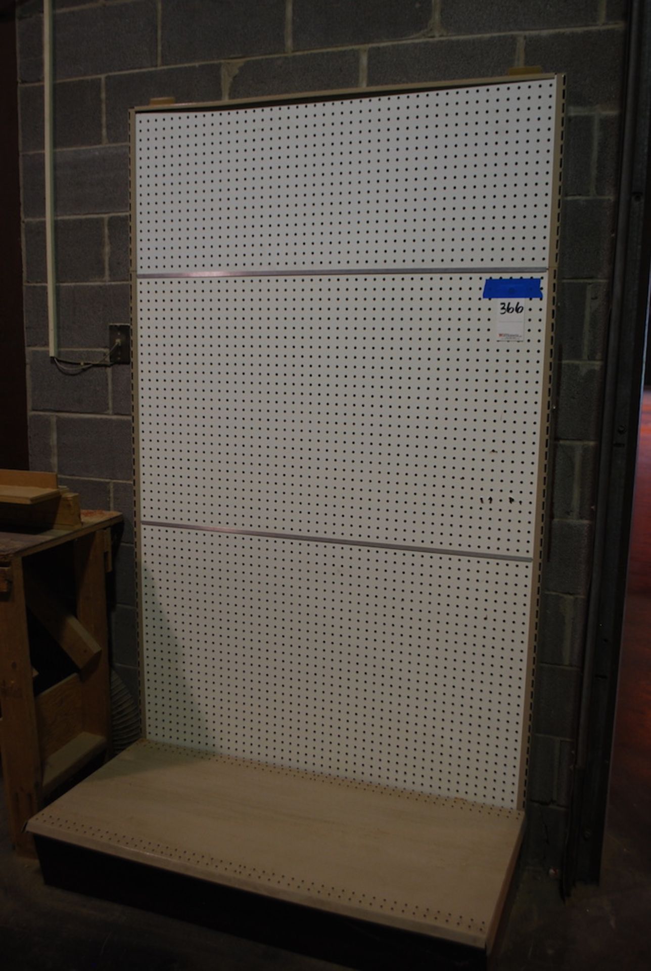 PEG BOARD DISPLAY UNIT