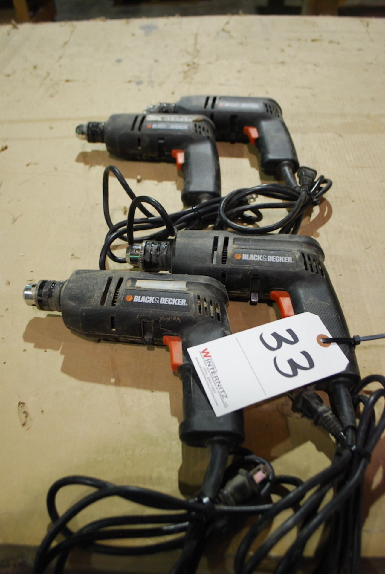 LOT: (4) BLACK & DECKER MODEL 7152 ELECTRIC DRILLS