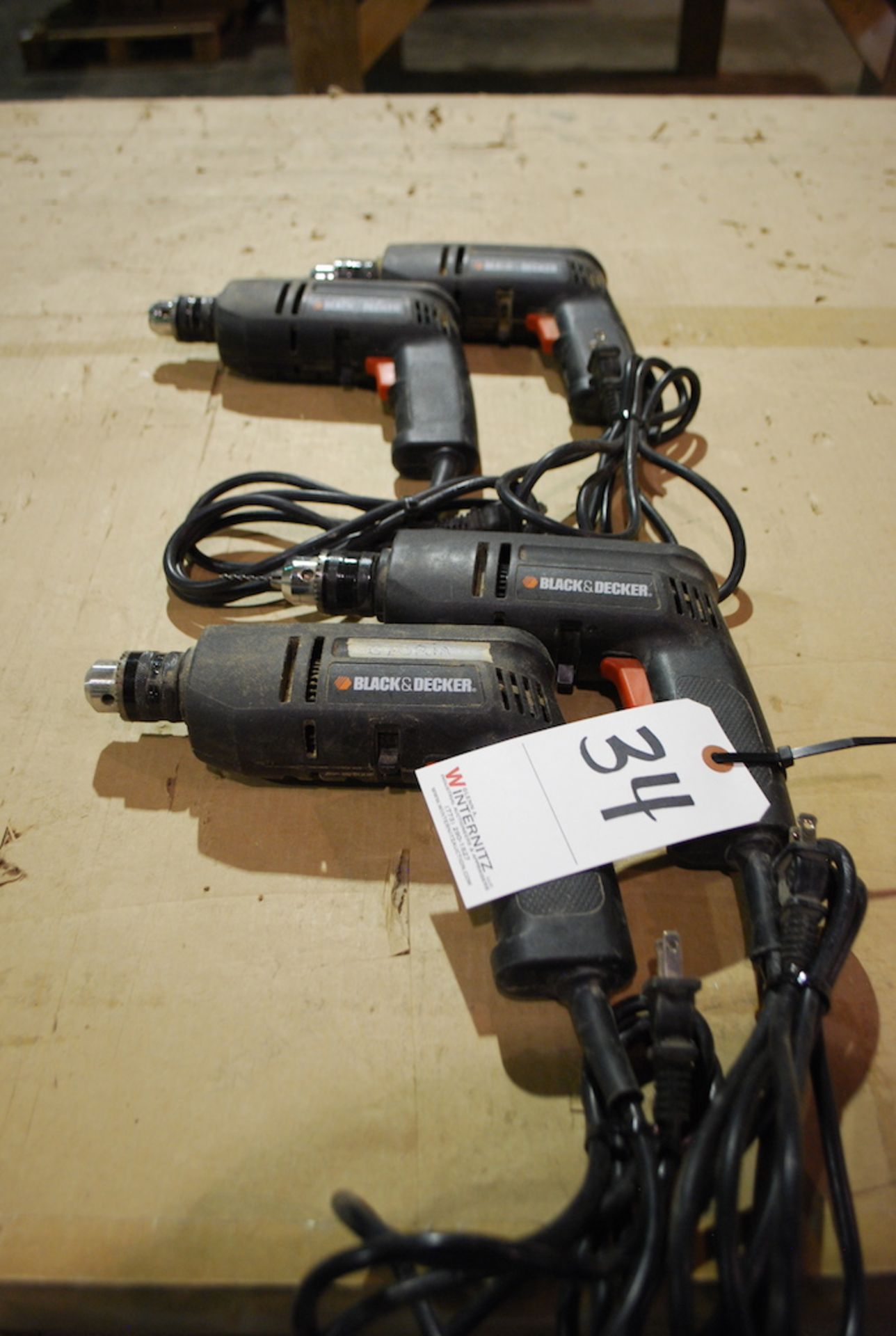 LOT: (4) BLACK & DECKER MODEL 7152 ELECTRIC DRILLS