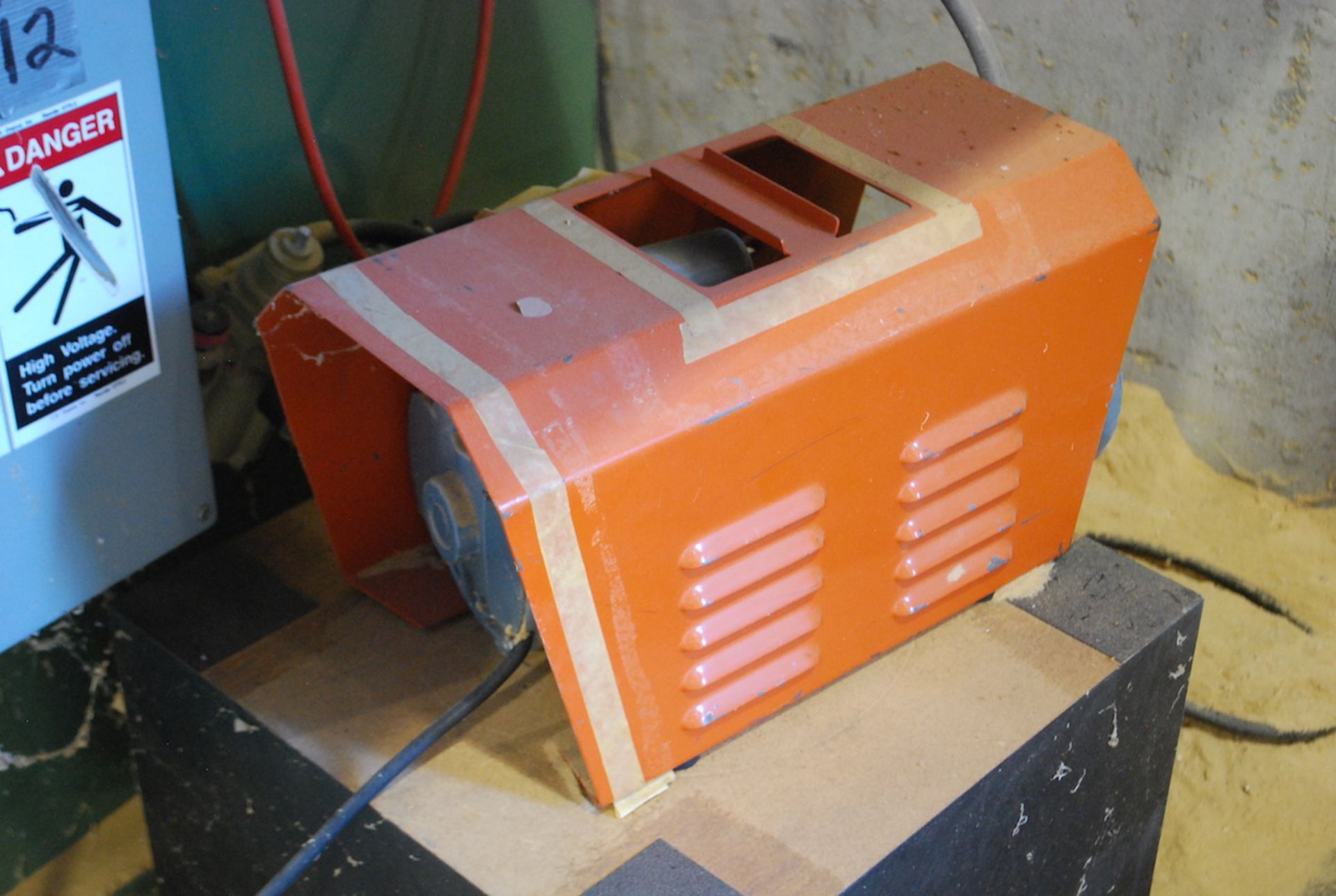 C.R. ONSRUD MODEL 3025 INVERTED ROUTER: S/N 30761 (1992); W/Vacuum Pump; Spare Vacuum Pump; - Image 4 of 5