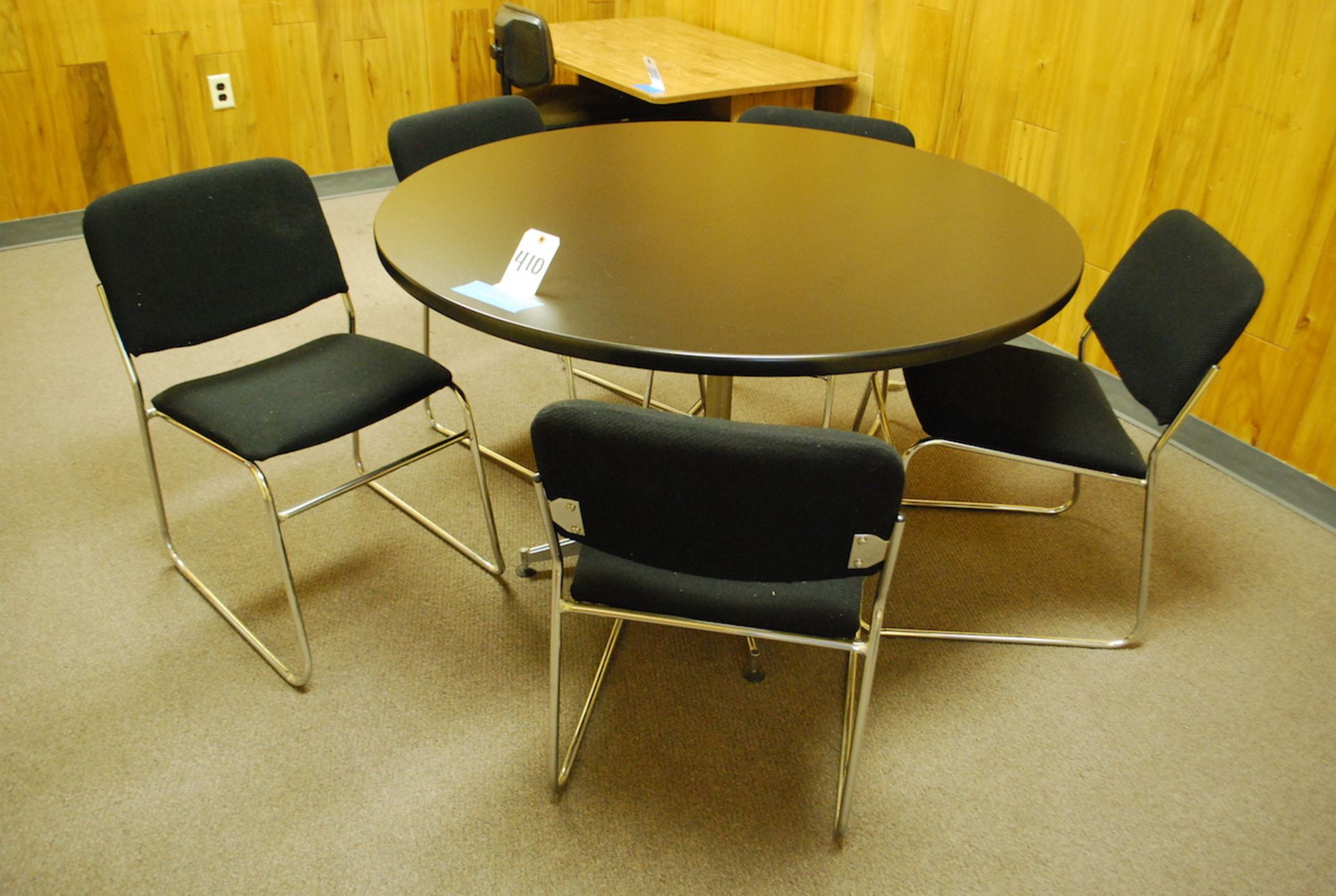 LOT: 48" ROUND TABLE W/(5) CHAIRS
