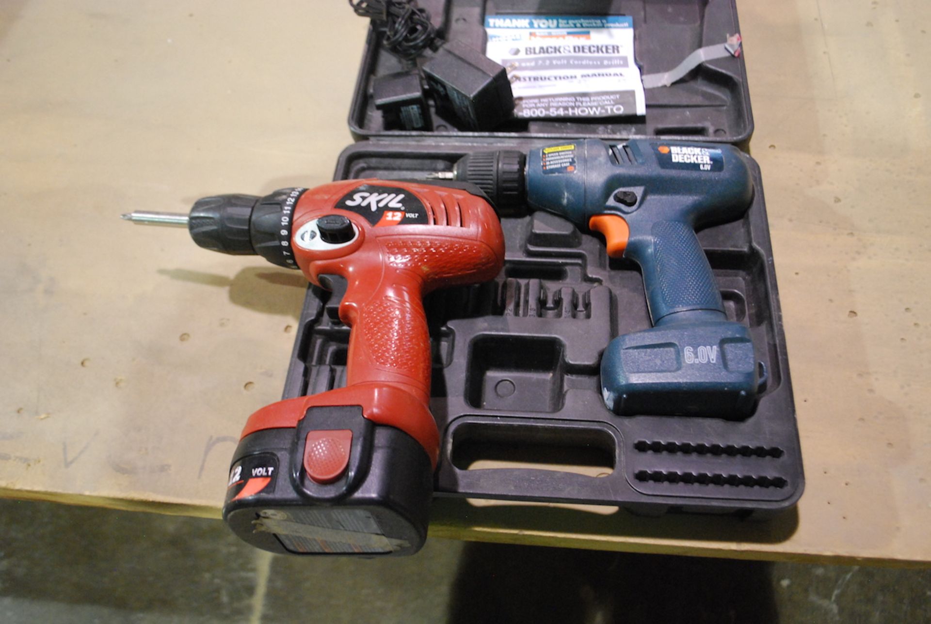 LOT: SKIL MODEL 2466 CORDLESS DRILL & BLACK & DECKER MODEL 9089 CORDLESS DRILL (NO CHARGER)