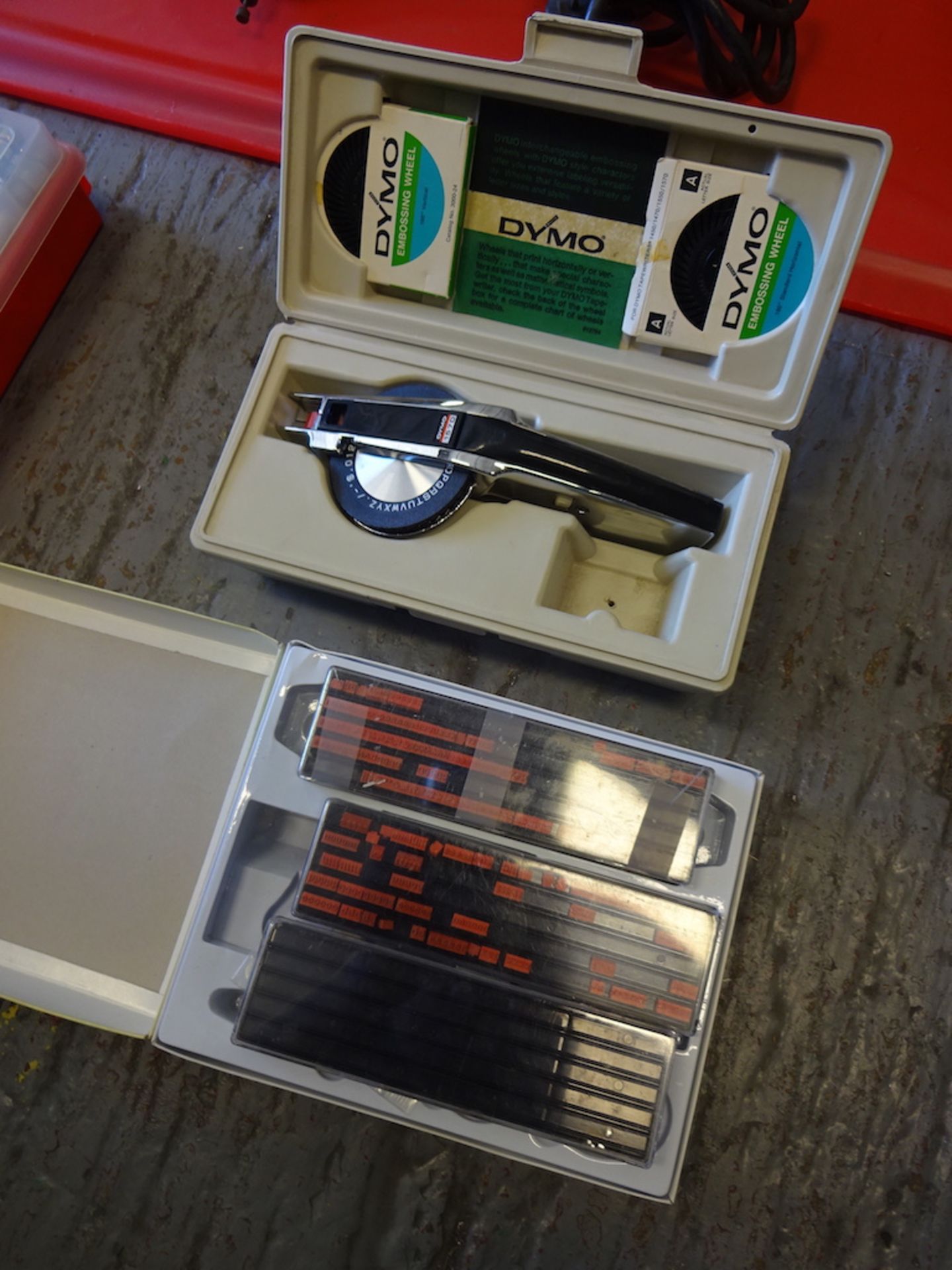 LOT: DYMO LABELER & RUBBER STAMP KIT