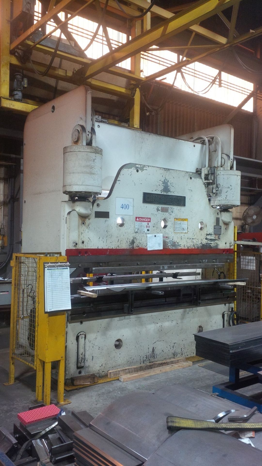 CINCINNATI MODEL 300H 300 TON x 10' SERIES 8 HYDRAULIC PRESS BRAKE WITH CNC BACK GAUGE, S/N 40726