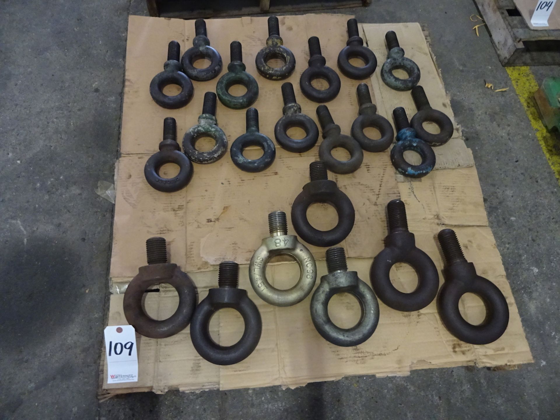 LOT: HEAVY DUTY EYE BOLTS ON PALLET