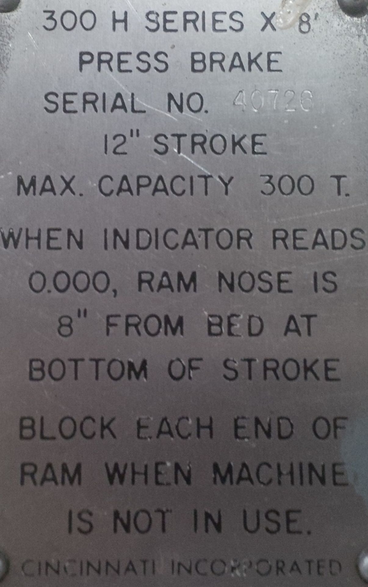 CINCINNATI MODEL 300H 300 TON x 10' SERIES 8 HYDRAULIC PRESS BRAKE WITH CNC BACK GAUGE, S/N 40726 - Image 4 of 4