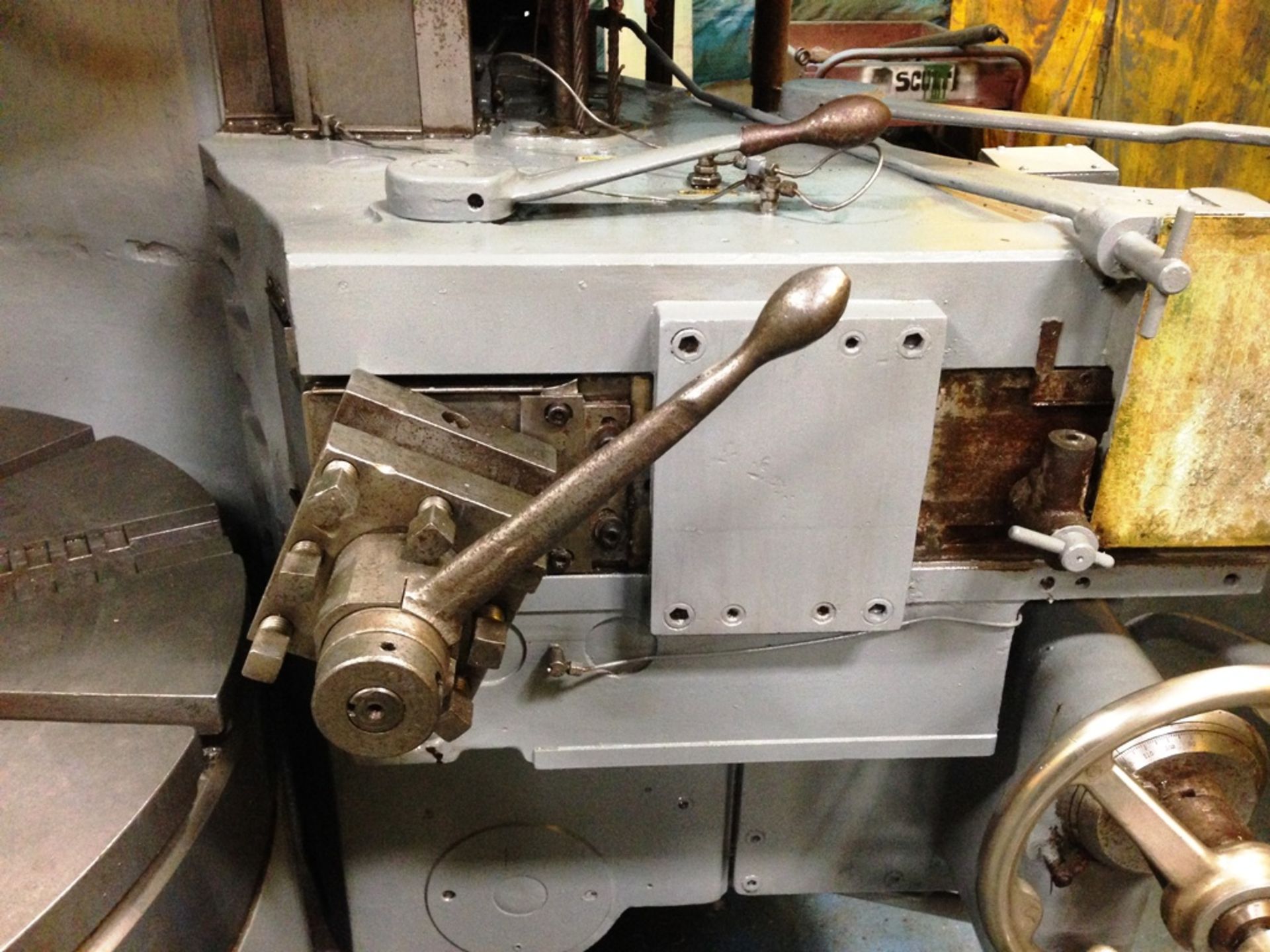 36" BULLARD CUTMASTER VERTICAL TURRET LATHE Serial No. 27910 New 1953 EQUIPPED WITH 36? 3-Jaw - Image 4 of 11