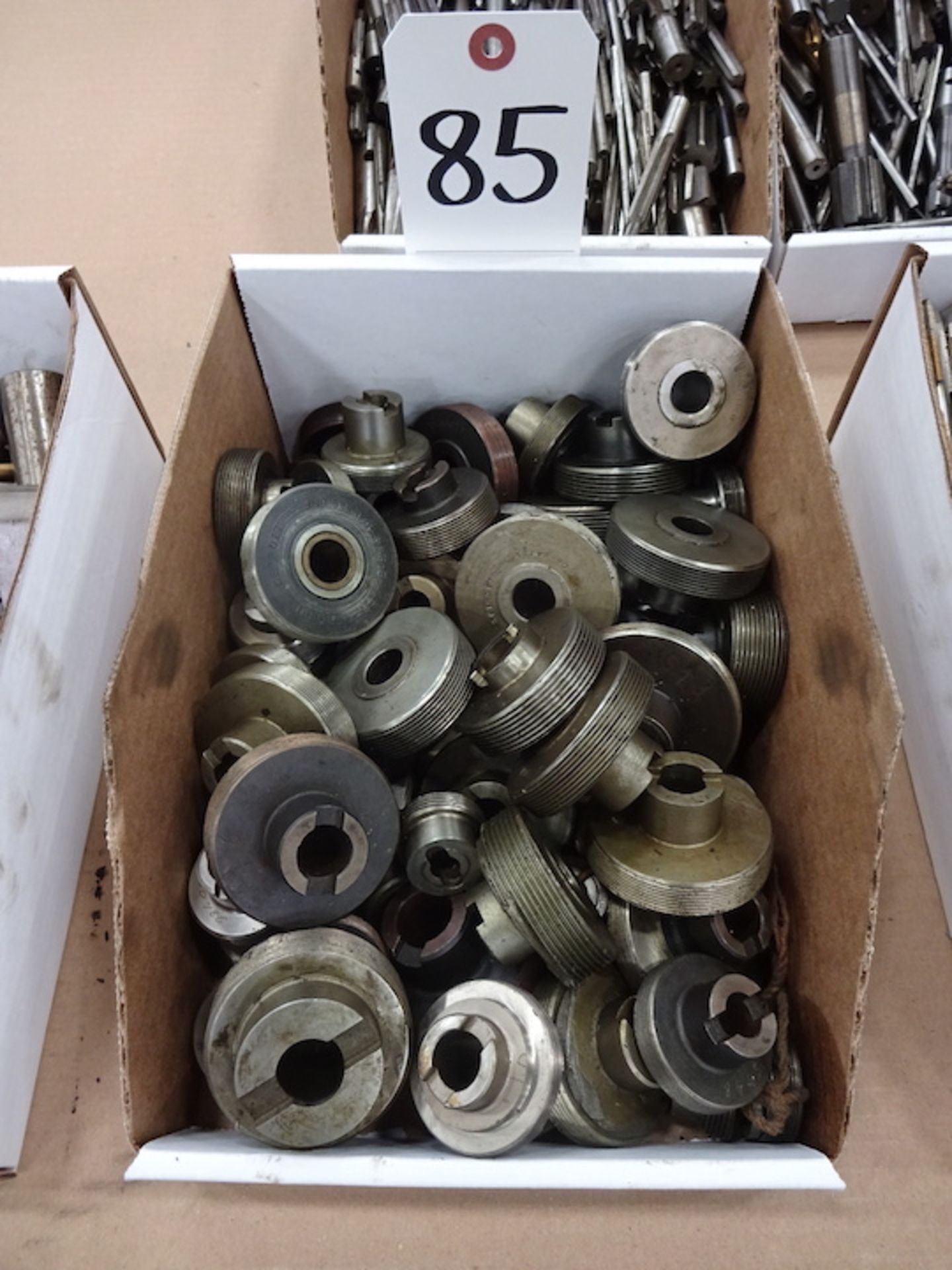 LOT - ROLL THREADS