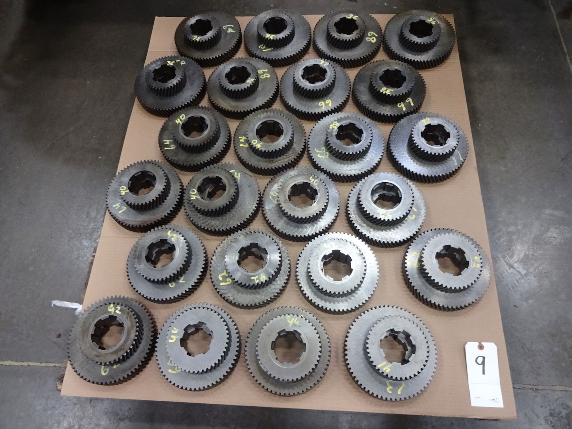 ASSORTED ACME 2-5/8" RB-8 OR 3-1/2" RB-6 CHANGE GEARS