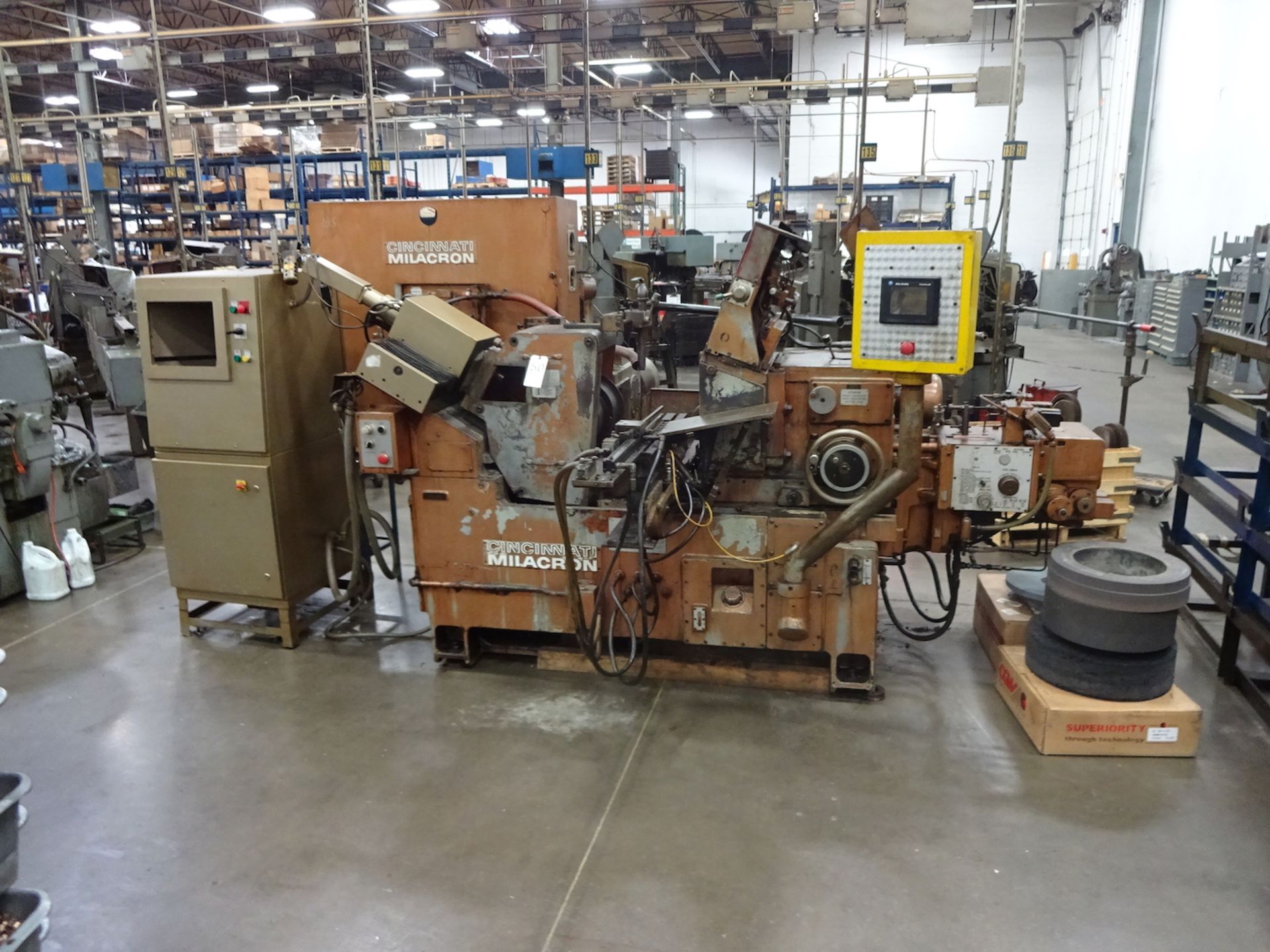 CINCINNATI-MILACRON MODEL 220-8 CENTERLESS GRINDER - Image 17 of 17