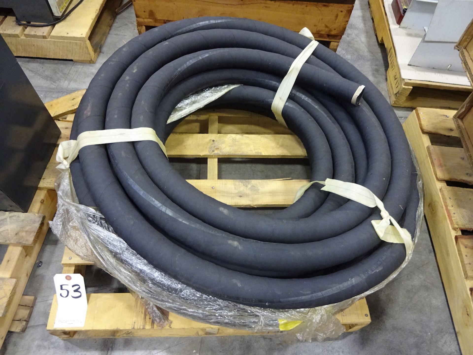 LOT: 150 PSI MAX 2' INDUSTRIAL HOSE (Roselle)