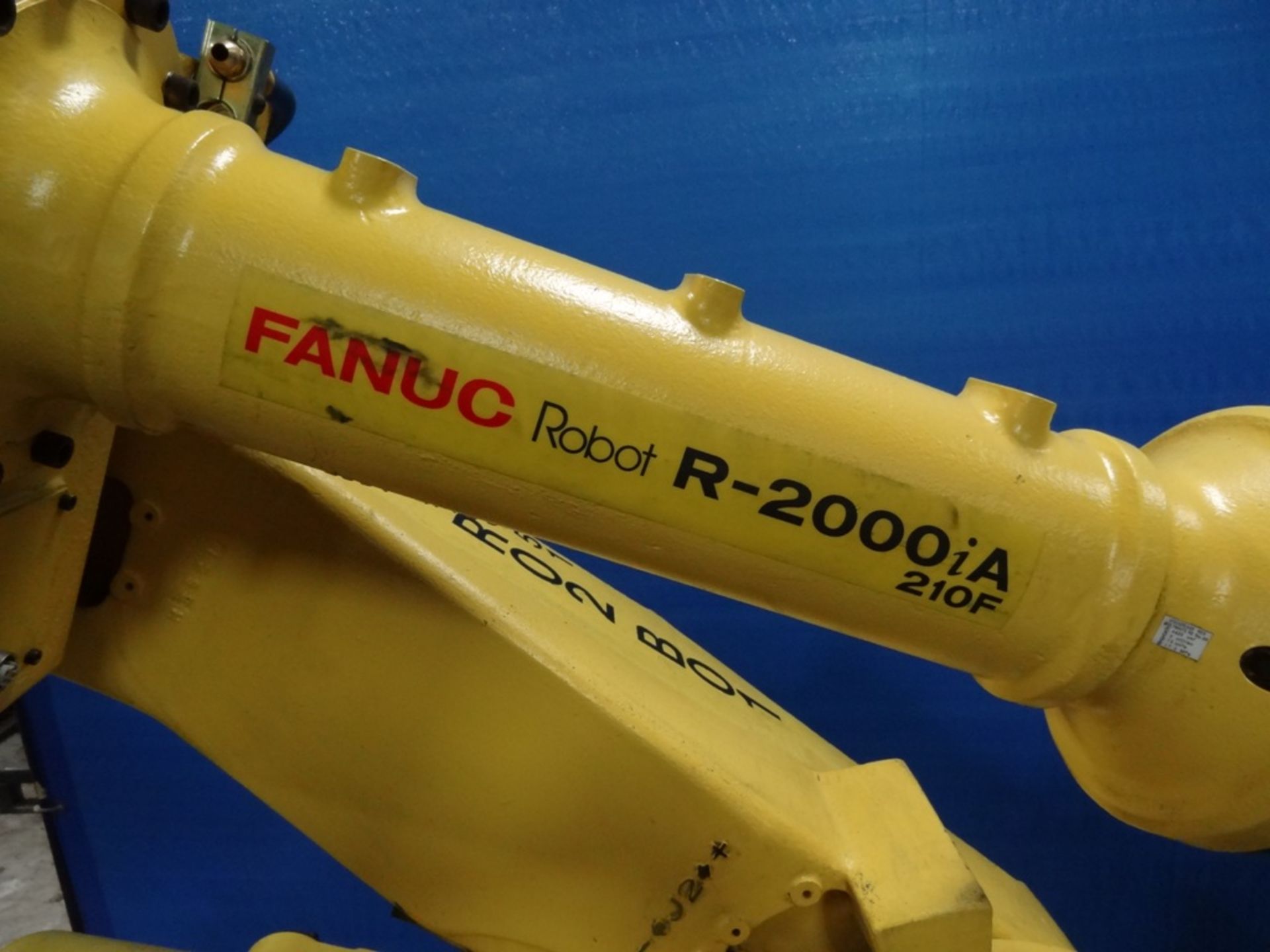 FANUC R2000iA/210F WITH R-J3iB, CABLES, TEACH PEND, SN 80217, YEAR 9/2006, HOURS 7327 LOCATION MI - Image 3 of 7