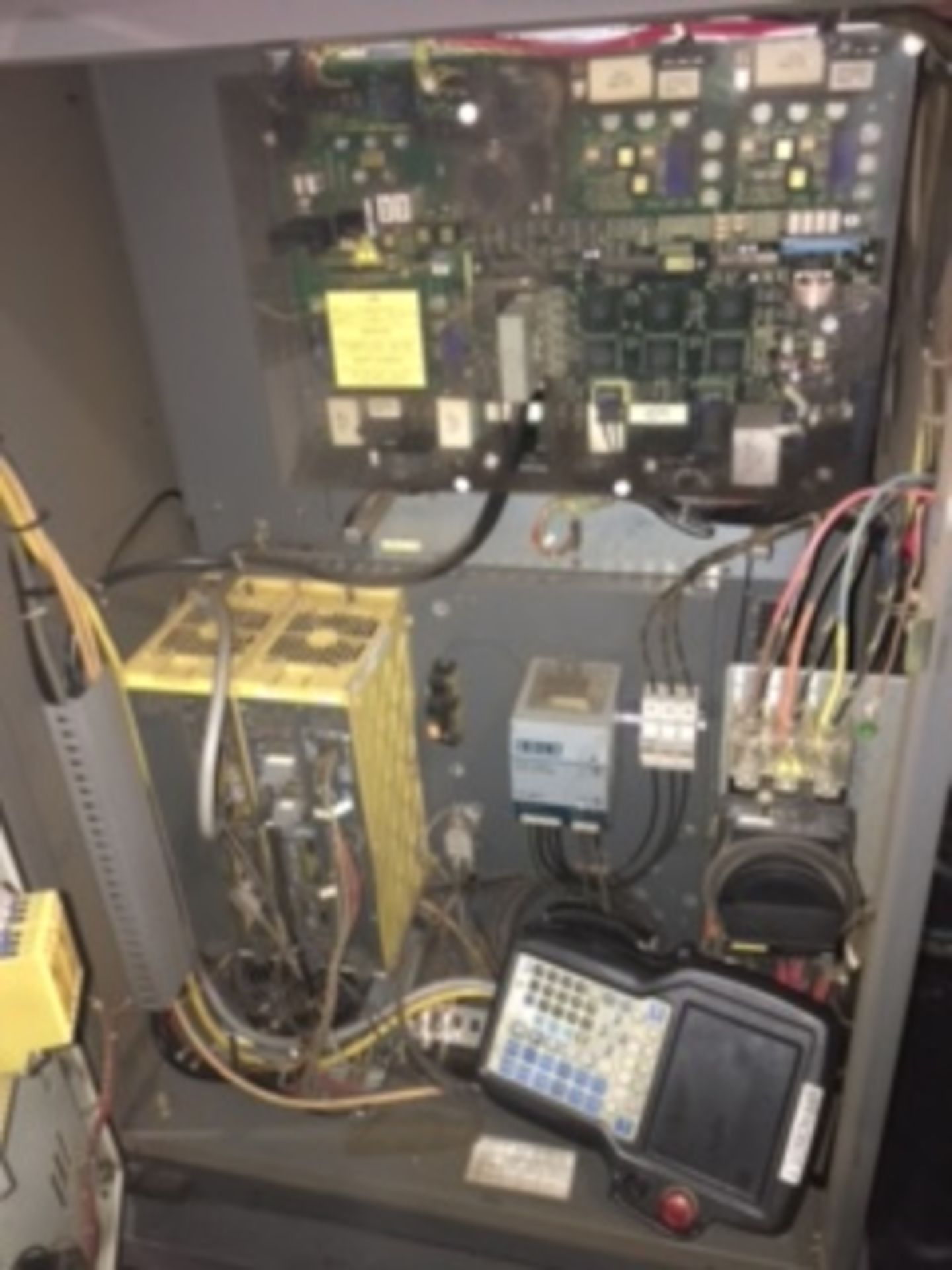 FANUC R-2000iA/210F WITH R-J3iB CONTROLS, CABLES AND TEACH PENDANT - Image 4 of 4