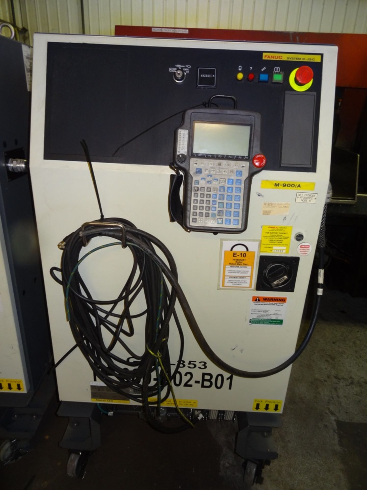 FANUC M-900iA/350 W/ R-J3iC, CABLES & TEACH PENDANT, SN 83289, YEAR 04/2007, HOURS 6097, LOCATION MI - Image 4 of 9