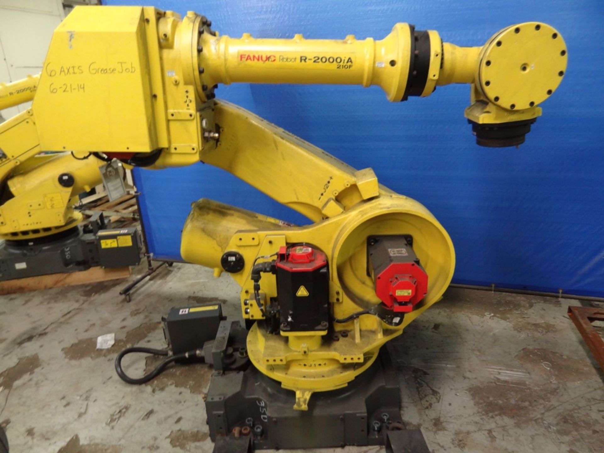 FANUC R2000iA/210F WITH R-J3iB, CABLES, TEACH PEND, SN 80228, YEAR 09/2006, HOURS 10285, LOCATION MI