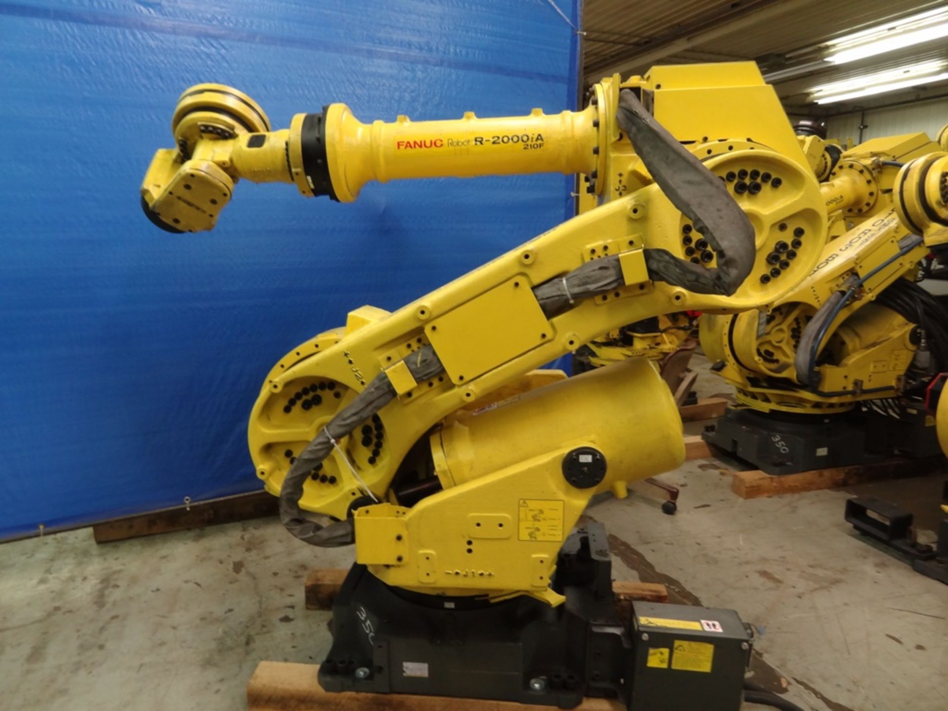 FANUC R2000iA/210F WITH R-J3iB, CABLES, TEACH PEND, SN 71205, YEAR 04/2005, HOURS 8402 LOCATION MI - Image 2 of 9