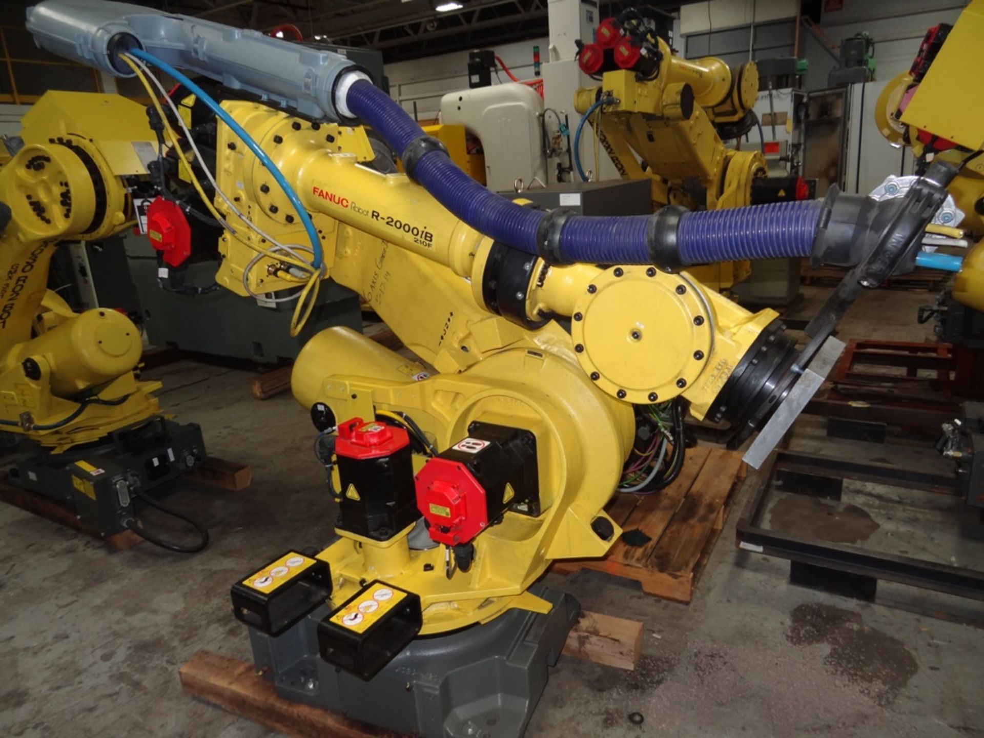 FANUC R2000iB/210F WITH R-30iA, CABLES, COLOR TEACH PEND, SN 127365, YEAR, HOURS 6841, LOCATION MI - Image 4 of 11
