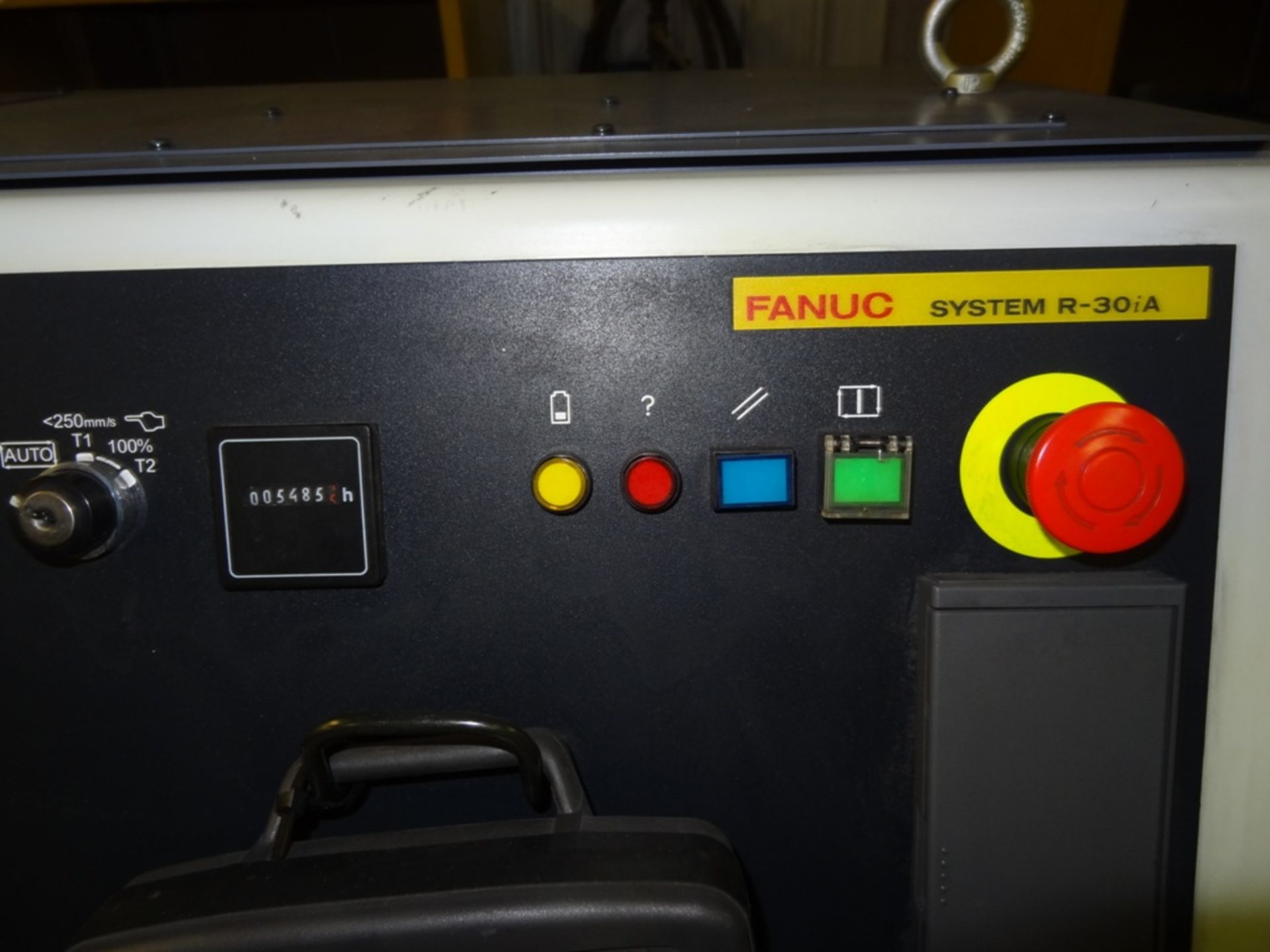 FANUC M-900iA/260L R-30iA, CABLES & TEACH PENDANT, SN 85560, YEAR 08/2007, HOURS 5485, LOCATION MI - Image 6 of 10