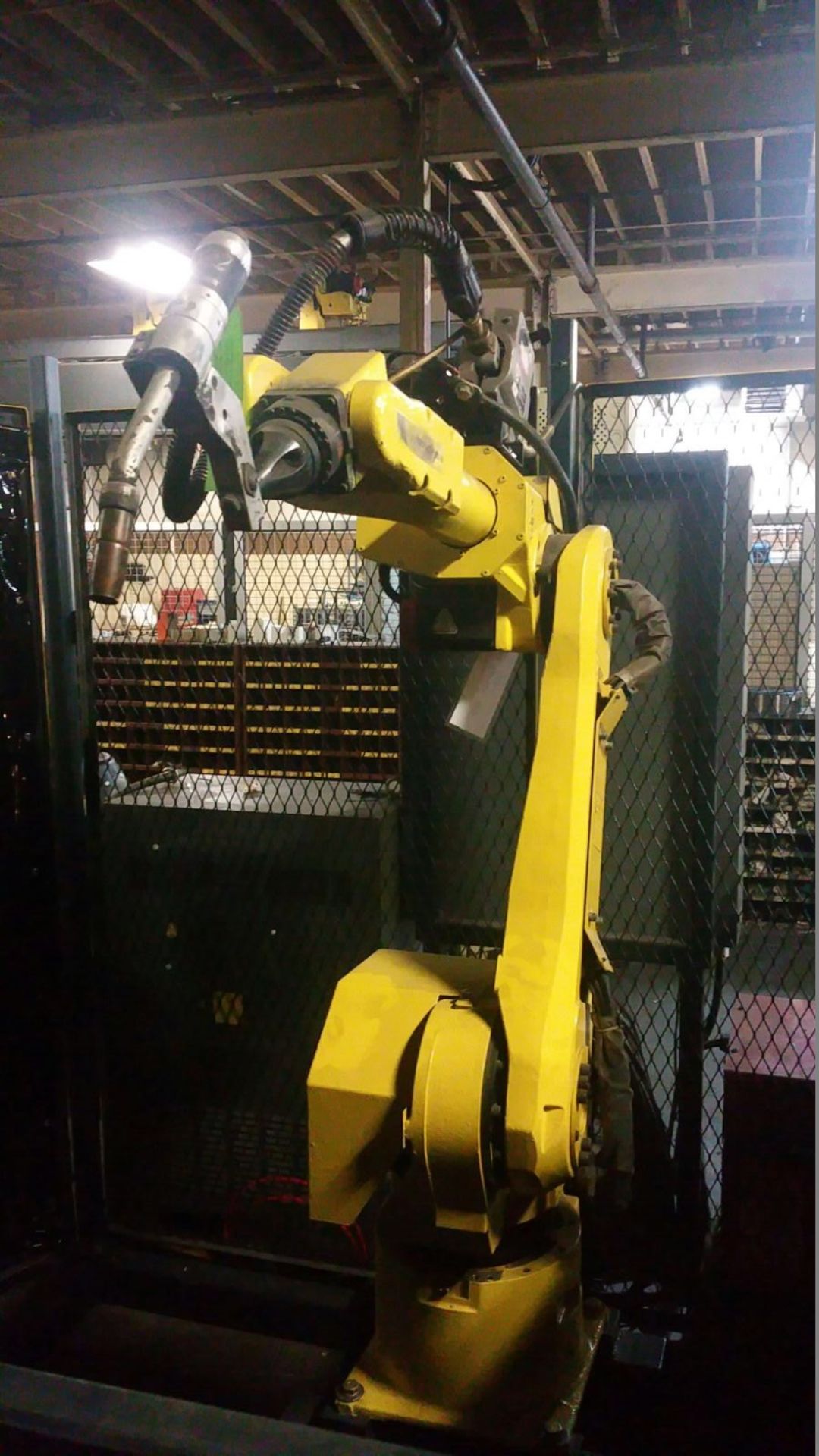2005 FANUC ARCMATE 120iB W/R-J3iB CONTROLS, CABLES, TEACH PENDANT AND LINCOLN 455M POWER SUPPLY