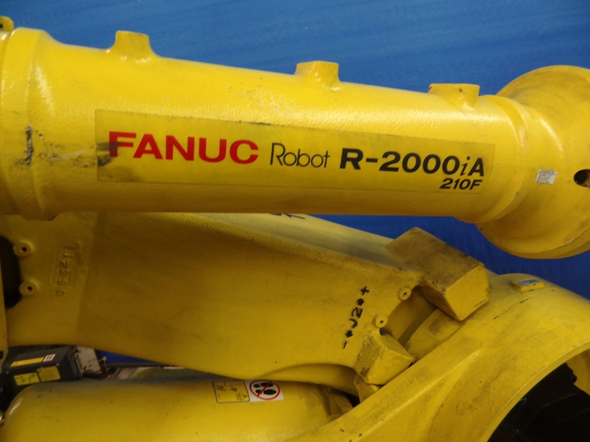 FANUC R2000iA/210F WITH R-J3iB, CABLES, TEACH PEND, SN 80232, YEAR 09/2006, HOURS 12497 LOCATION MI - Image 2 of 8