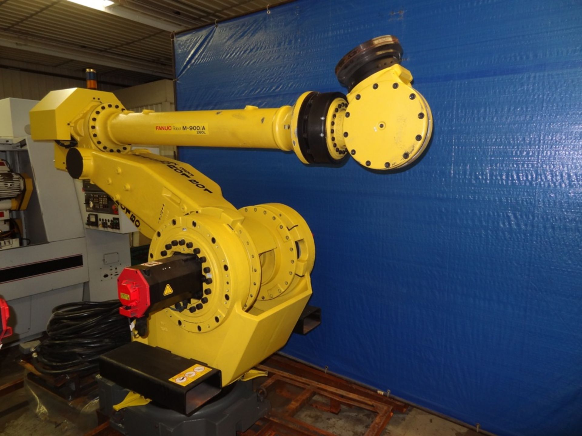 FANUC M-900iA/260L R-30iA, CABLES & TEACH PENDANT, SN 85576, YEAR 07/2007, HOURS 5379, LOCATION MI - Image 2 of 10