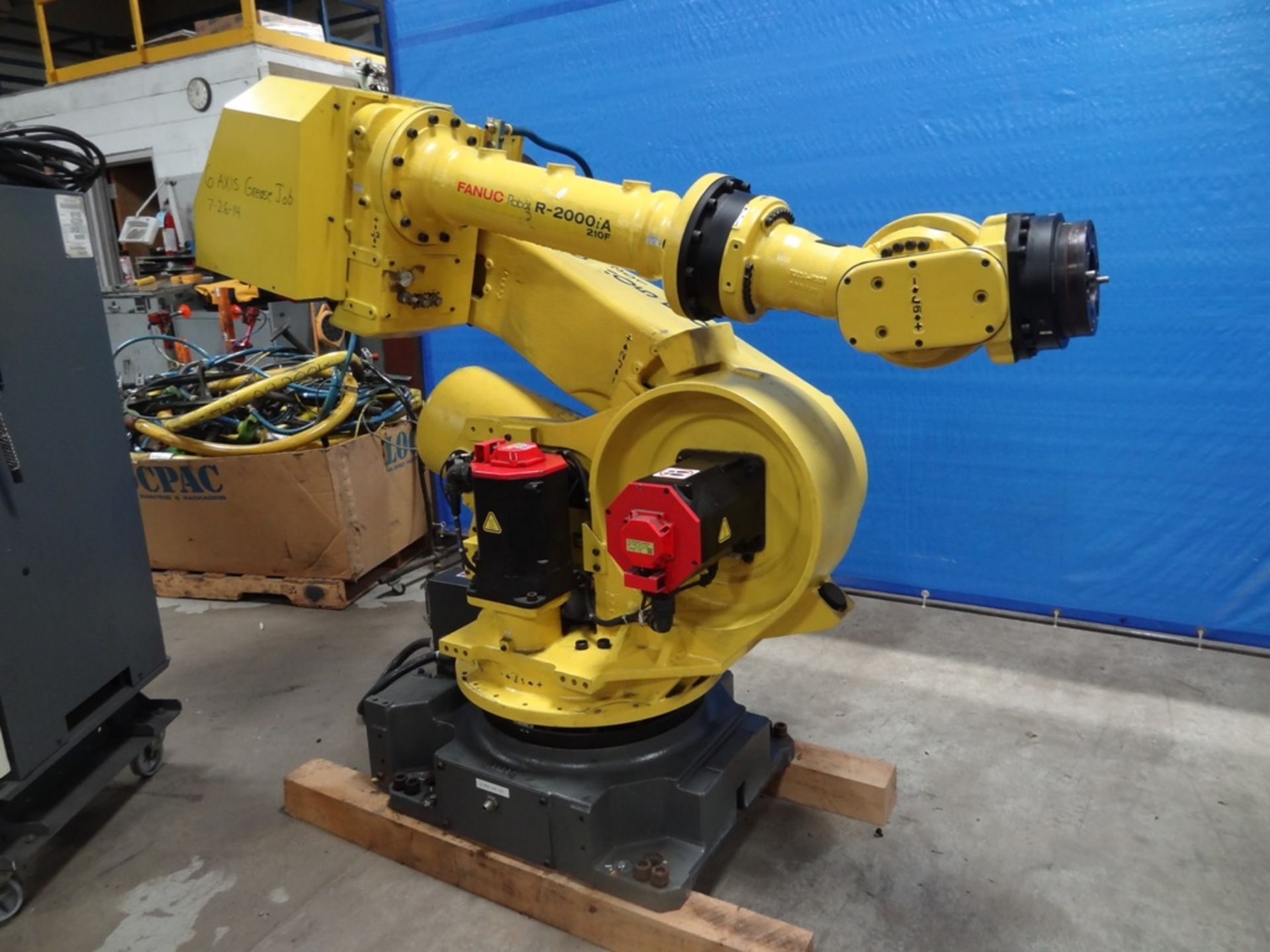 FANUC R2000iA/210F WITH R-J3iB, CABLES, TEACH PEND, SN 80227, YEAR 09/2006, HOURS 10203, LOCATION MI