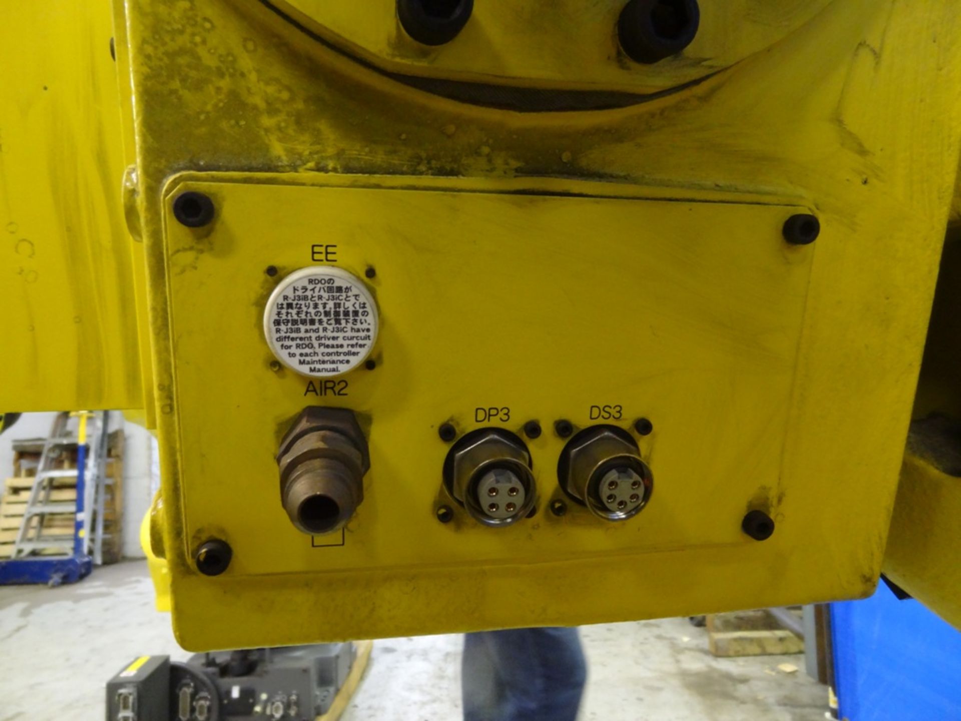 FANUC R2000iA/210F WITH R-J3iB, CABLES, TEACH PEND, SN 80231, YEAR 09/2006, HOURS 6540 LOCATION MI - Image 3 of 8