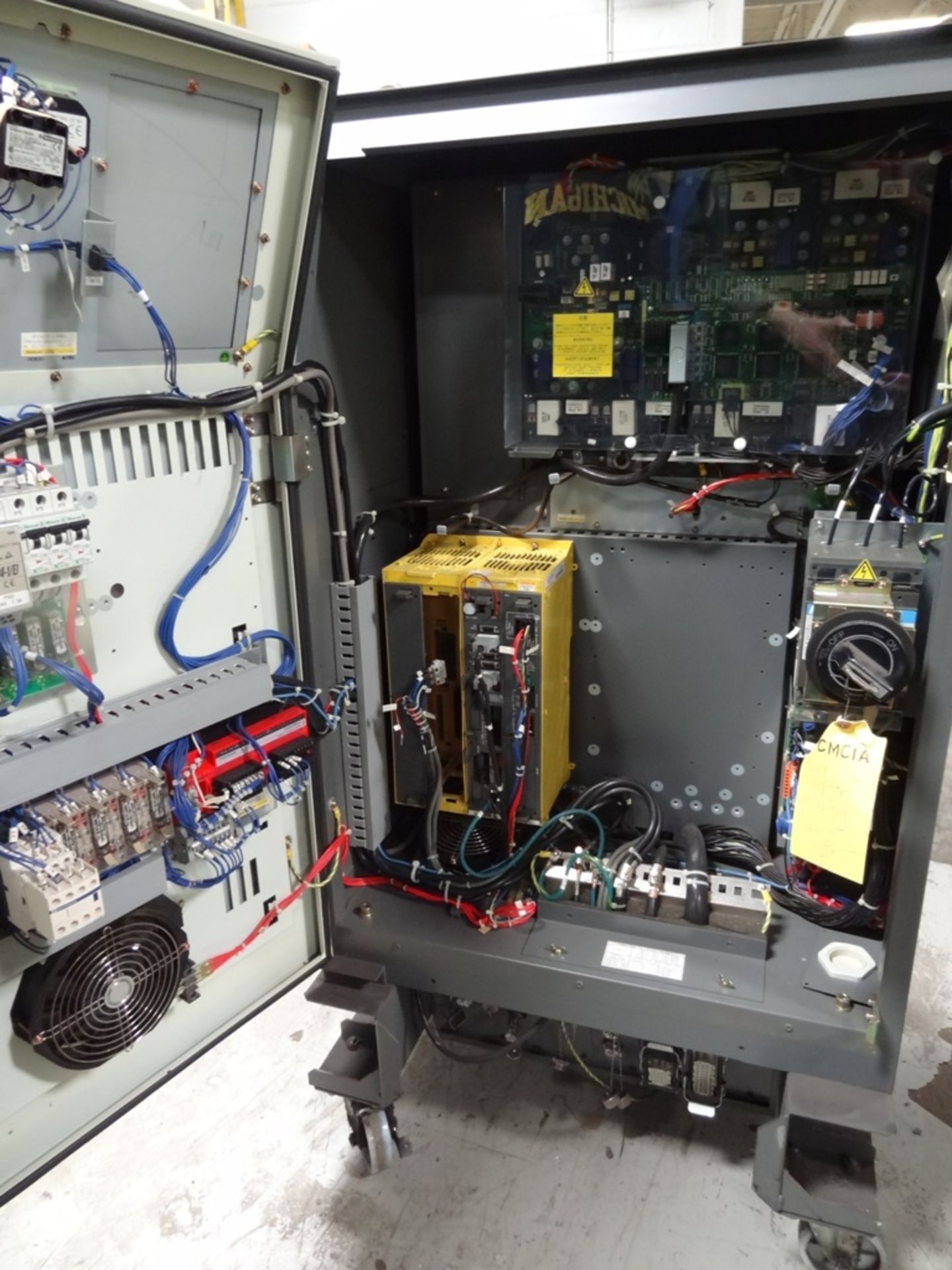 FANUC R2000iA/210F WITH R-J3iB, CABLES, TEACH PEND, SN 72467, YEAR, HOURS 7628 LOCATION MI. - Image 3 of 7