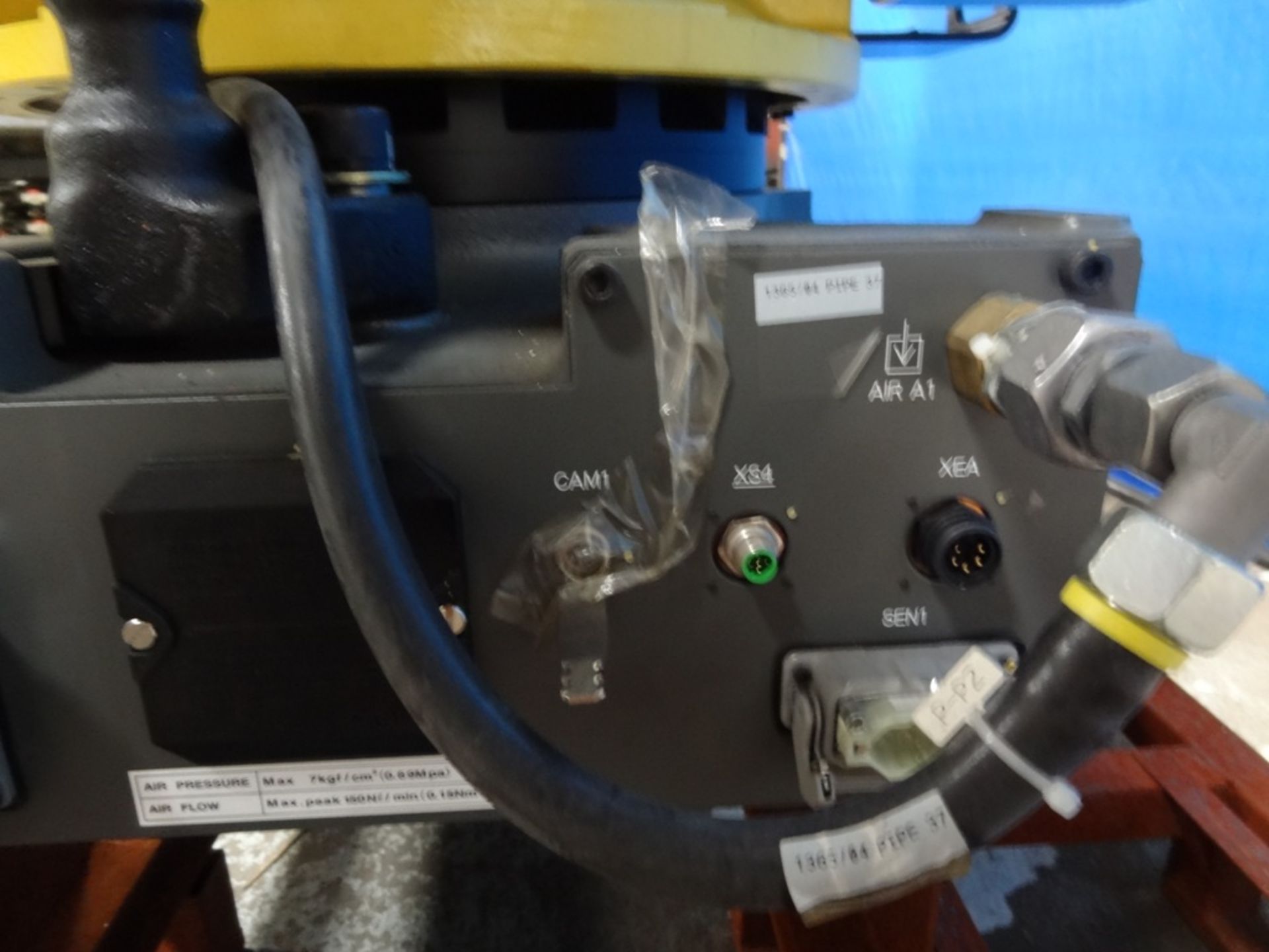 FANUC R2000iB/210F ROBOT WITH R30iA CONTROLLER, W/ VISION CONNECTIONS, SN F111074, YEAR 8/2011 - Image 5 of 8