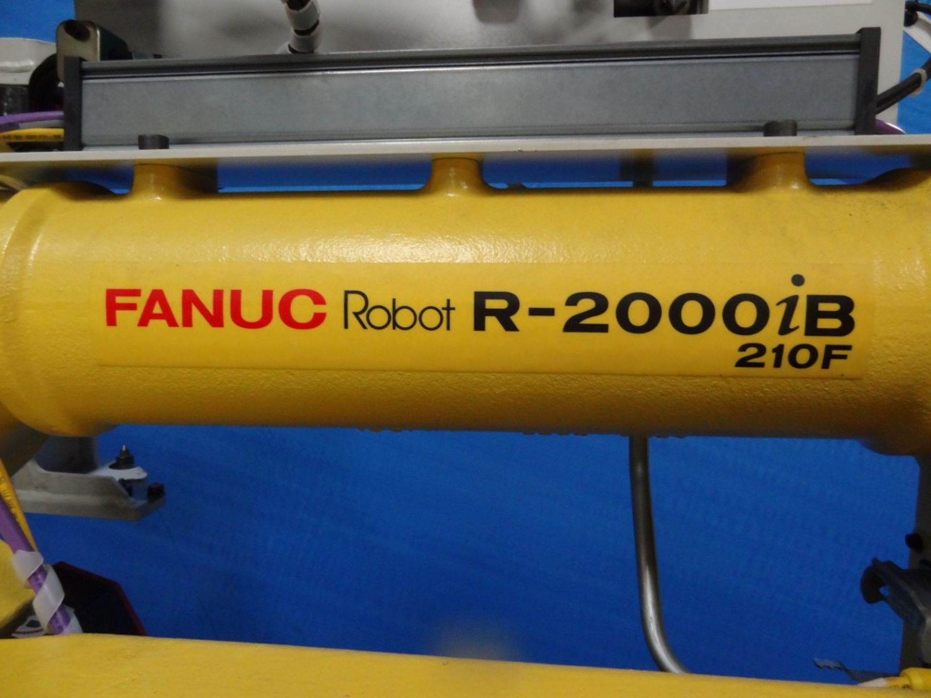 FANUC R2000iB/210F ROBOT WITH R30iA CONTROLLER, W/ VISION CONNECTIONS, SN F111074, YEAR 8/2011 - Image 3 of 8