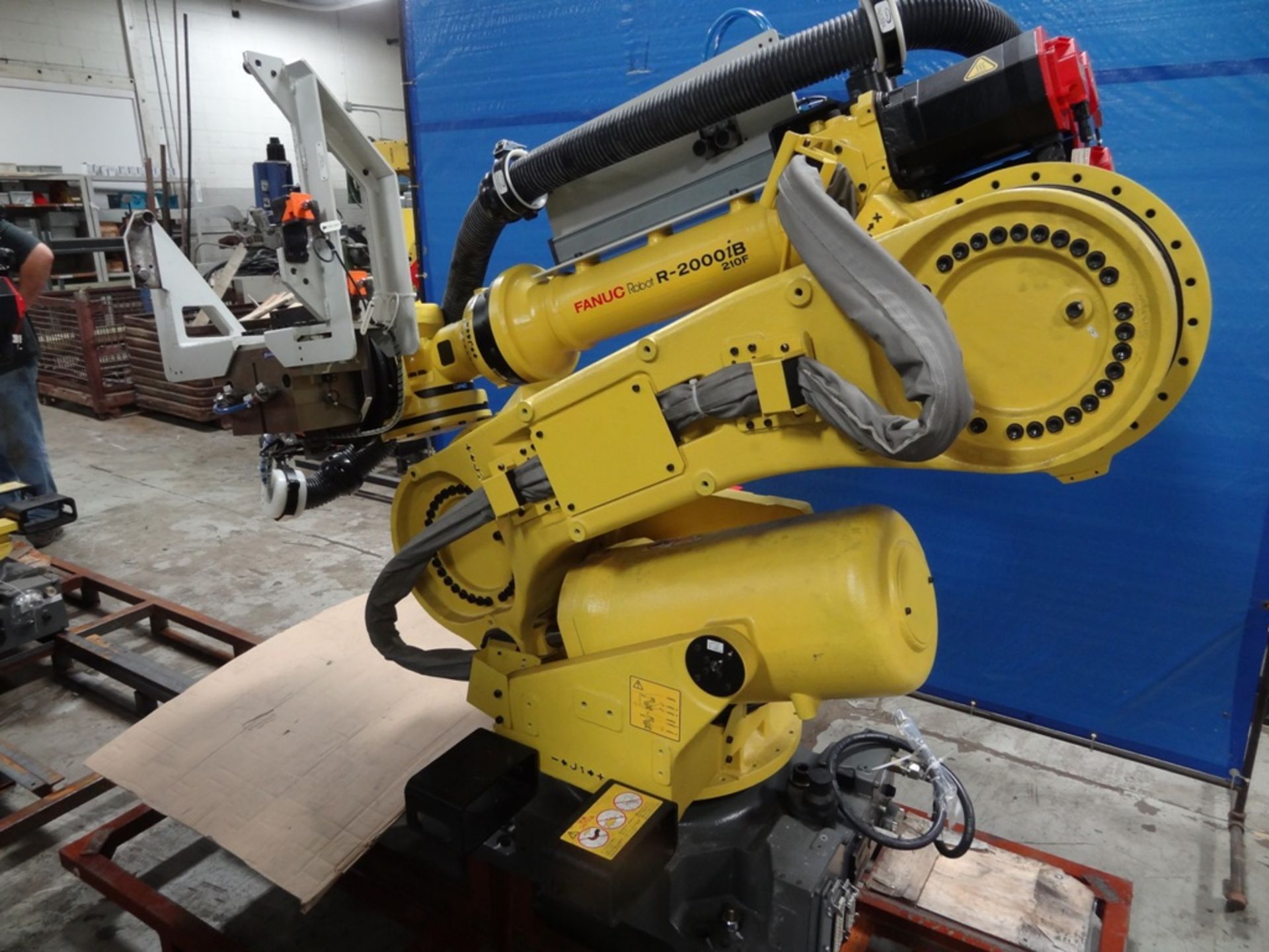 FANUC R2000iB/210F ROBOT WITH R30iA CONTROLLER, W/ VISION CON, SN F111075, YEAR 6/2011, LOCATION MI - Image 2 of 7