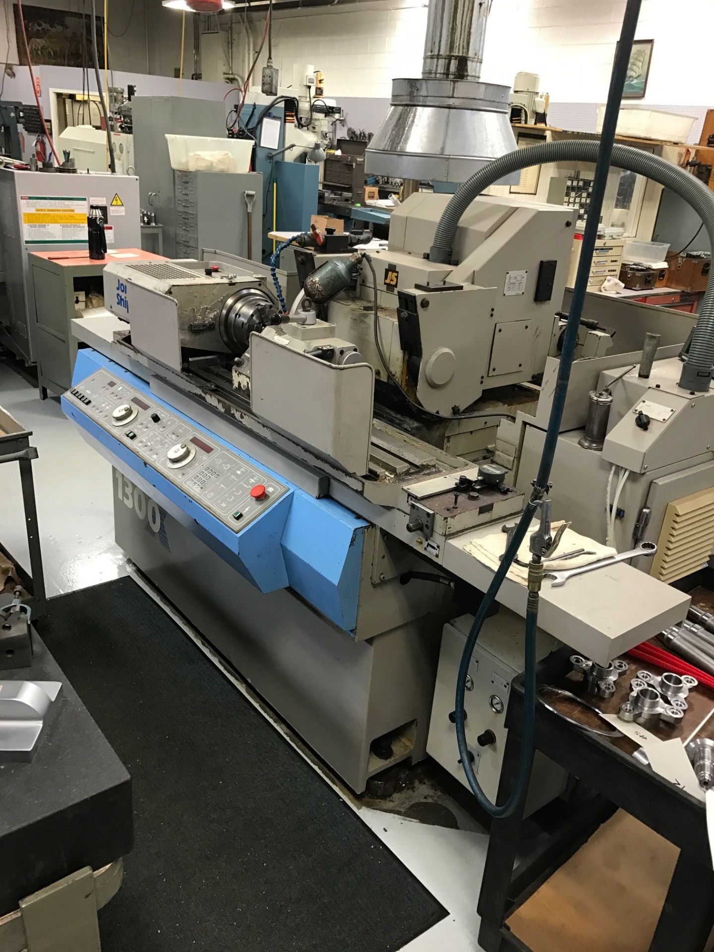 JONES & SHIPMAN 1300X/650 10" X 27" OD/ID UNIVERSAL GRINDER, YEAR 1995, SN M19063, LOCATION MI