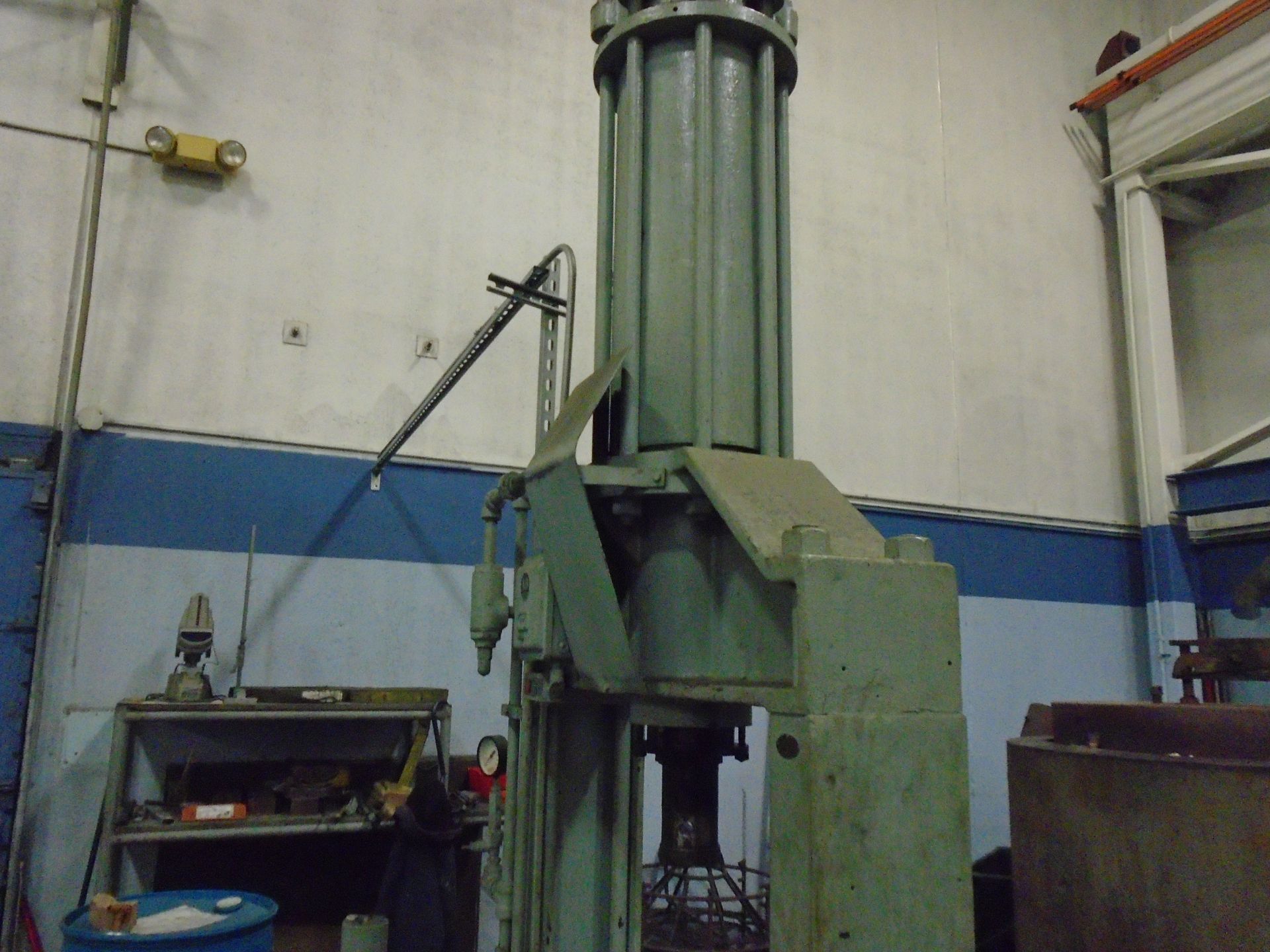 CUSTOM BUILT 30 TON HYDRAULIC PRESS, LOCATION WISCONSIN, BUYER TO LOAD & SHIP - Image 4 of 7