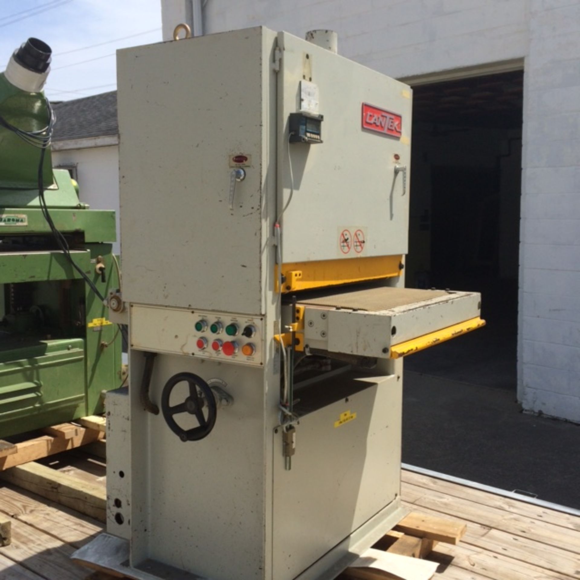 CANTEK INDUSTRIAL DRUM SANDER MODEL #A2560 3 PHASE 10 HP, LOCATION MI, BUYER TO LOAD & SHIP