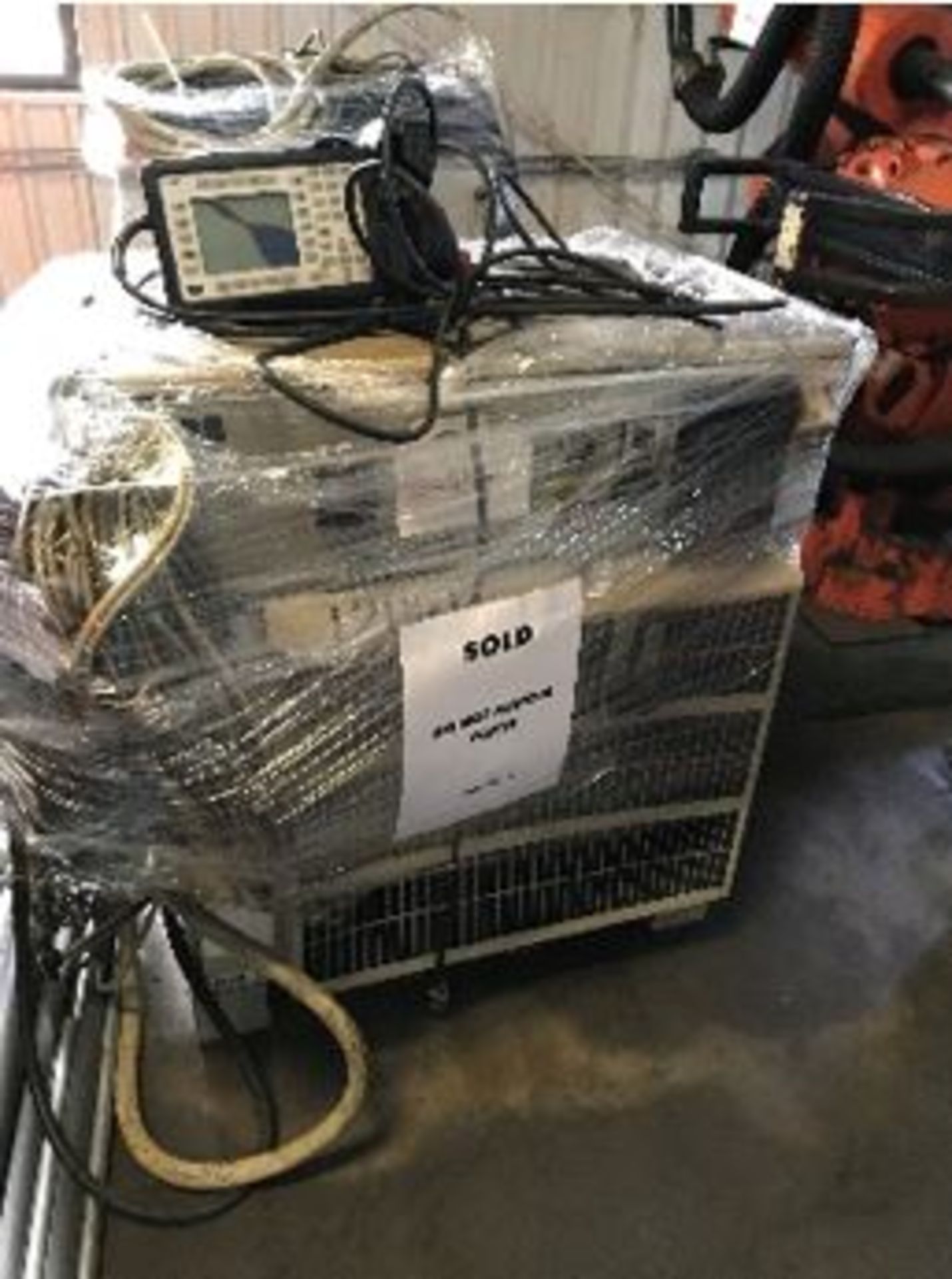 ABB IRB 6400, SN 64-23495, S4C+ CONTROL, CABLES AND TEACH PENDANT, LOCATION MI, BUYER TOO SHIP - Image 2 of 3