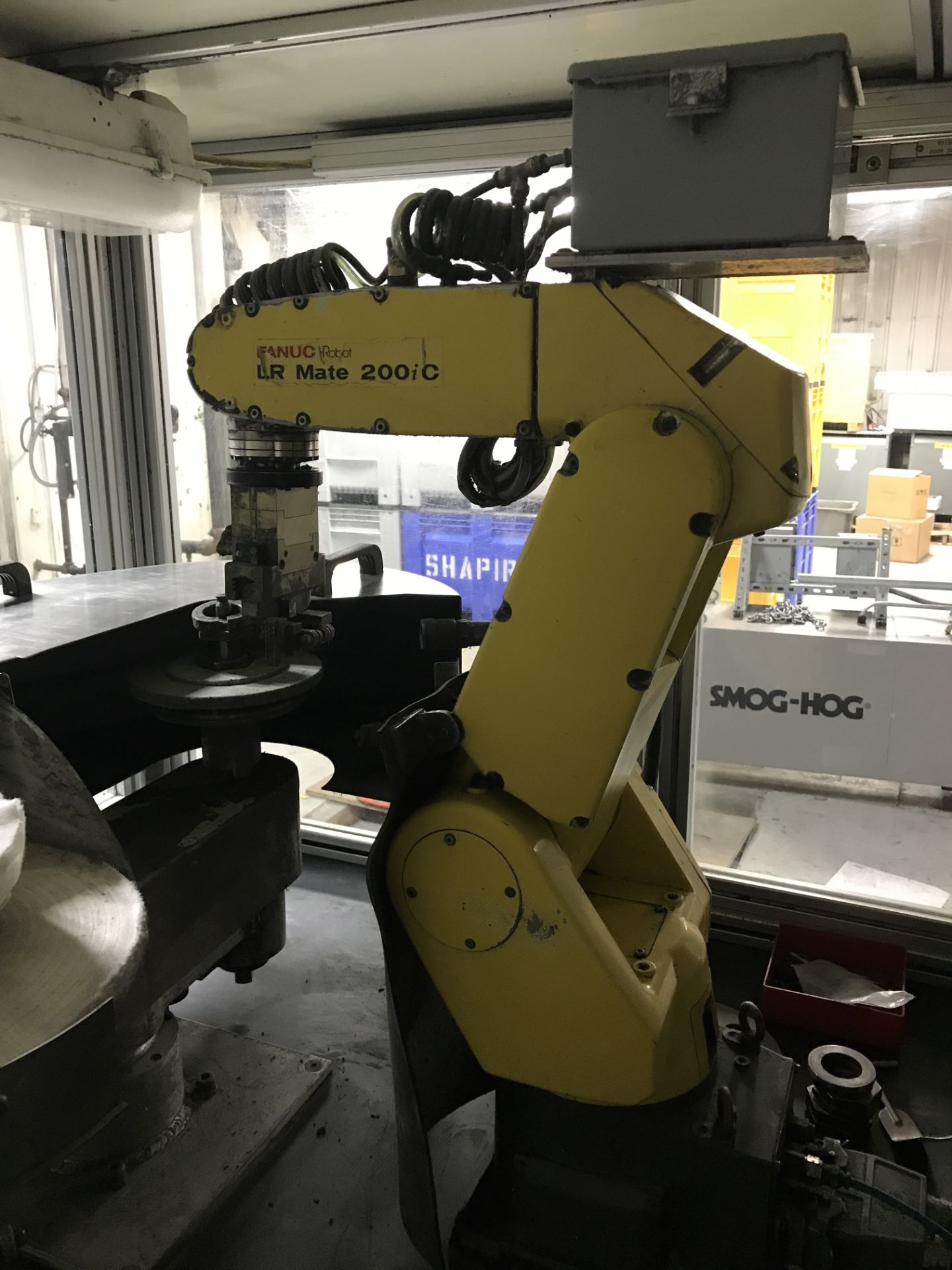 ACME/FANUC LR MATE 200iC R-30iA POLISHING CELL, YEAR 2007 - Image 2 of 8