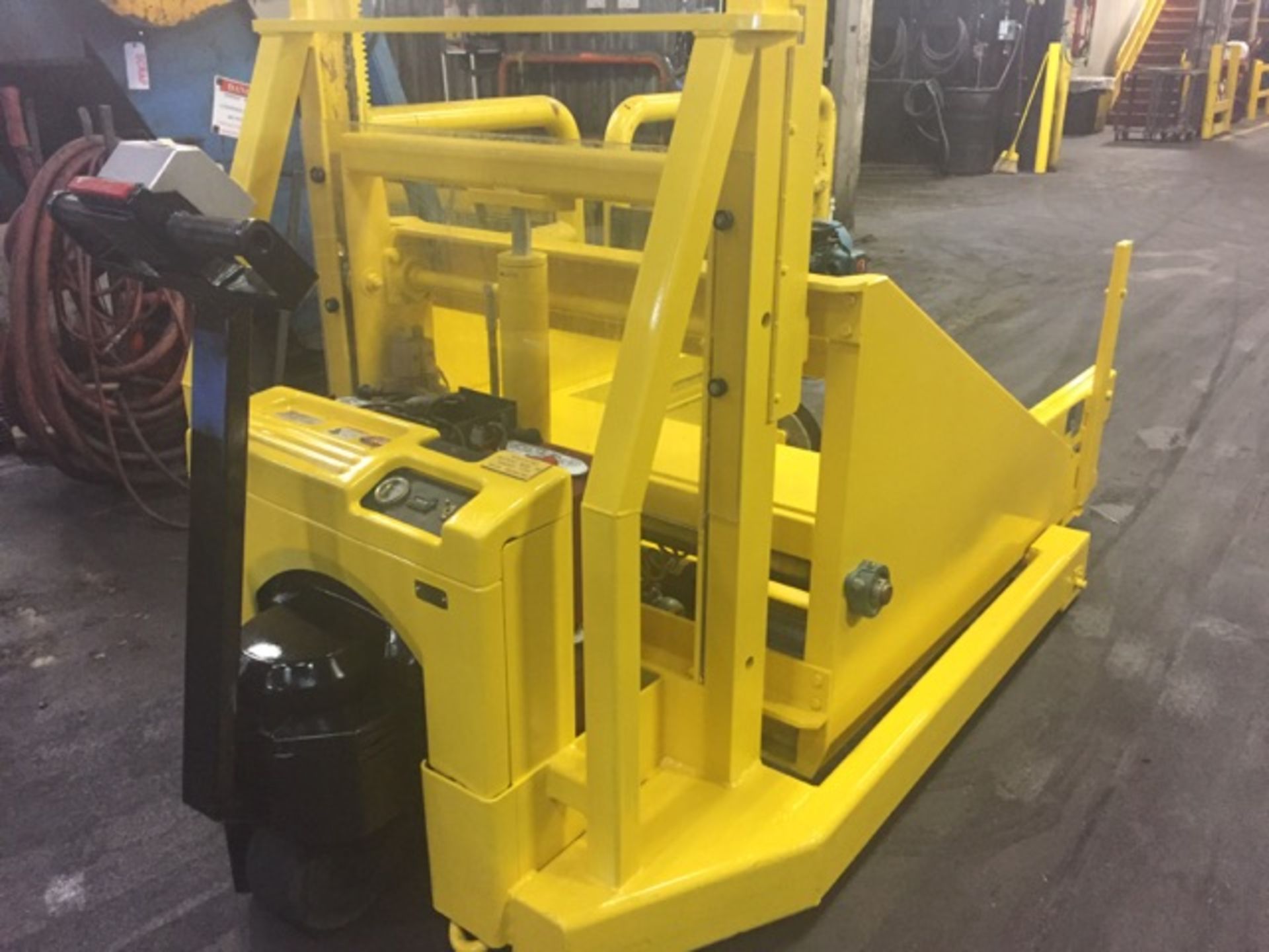 MTC MOBILE BATERY REMOVAL CART, LOCATION MI, BUYER TO SHIP