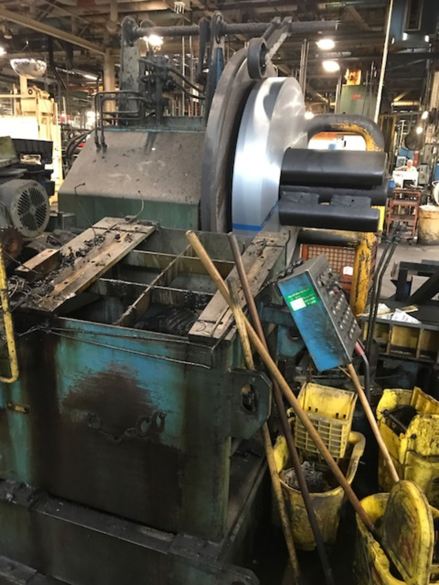 CLEARING PRESS MODEL E-2600-84 600 TON PRESS, SN 18169-P, 84 X 54 BED - Image 3 of 14