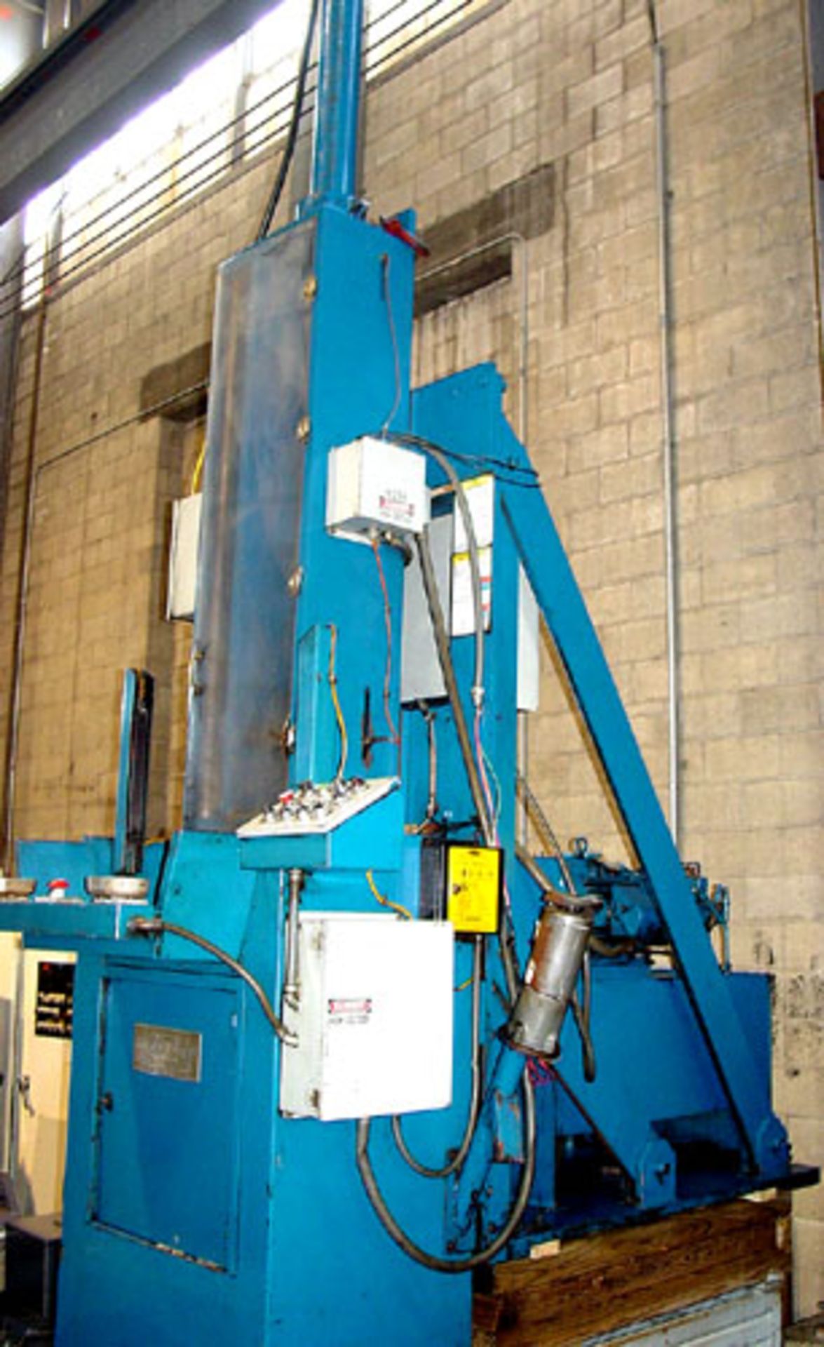 15 TON MINI VERTICAL BROACH MODEL 15UV48, YEAR 2002, LOCATION OHIO - Image 10 of 11